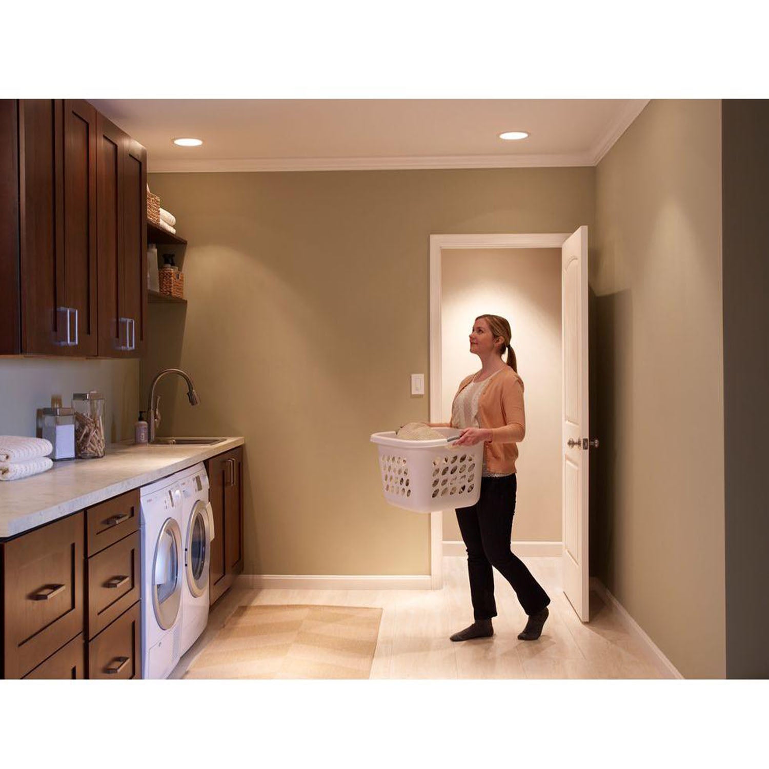 Maestro PIR 180° Occupancy|Vacancy Motion Sensor Switch, 2A, 120V, White - Bees Lighting