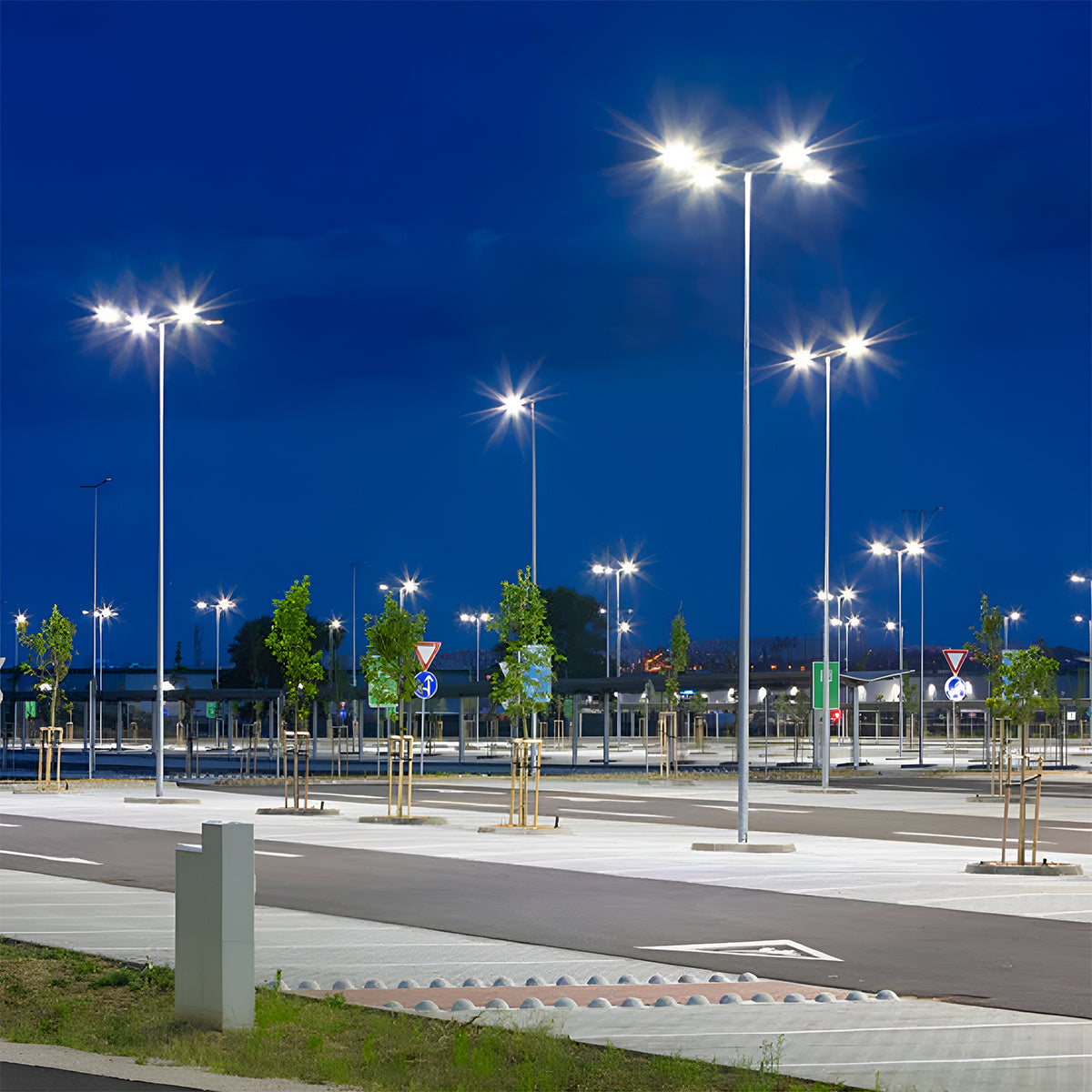 ED23 High Lumen LED Bulb, 23 Watts, 4000 Lumens, 4000K, 100W MH Equal, E26 Base, Clear, 120-277V - Bees Lighting