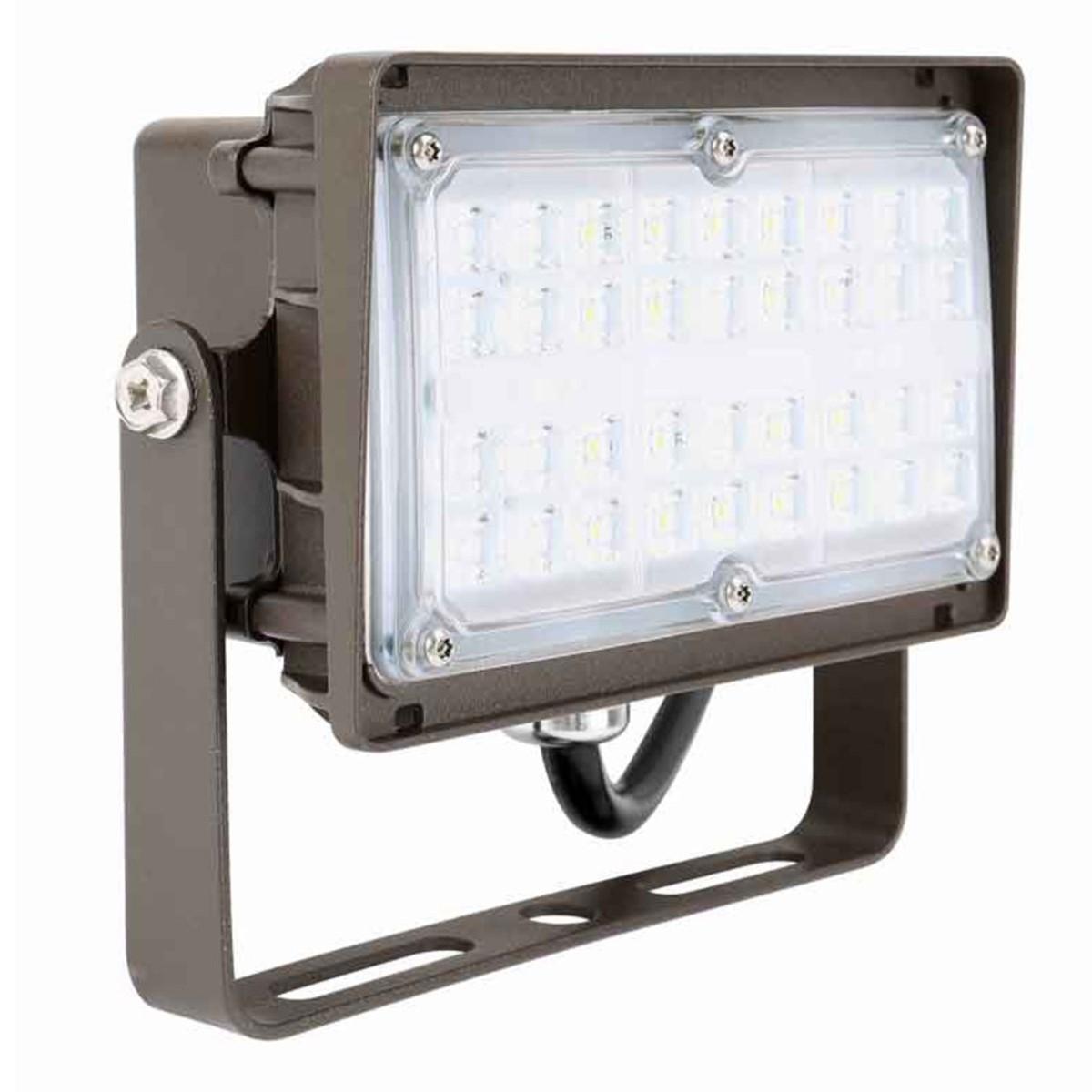 LED Flood Light, 1950 Lumens, 15 Watts, 5000K, 120-277V - Bees Lighting