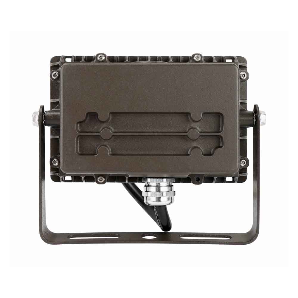LED Flood Light, 1950 Lumens, 15 Watts, 5000K, 120-277V - Bees Lighting