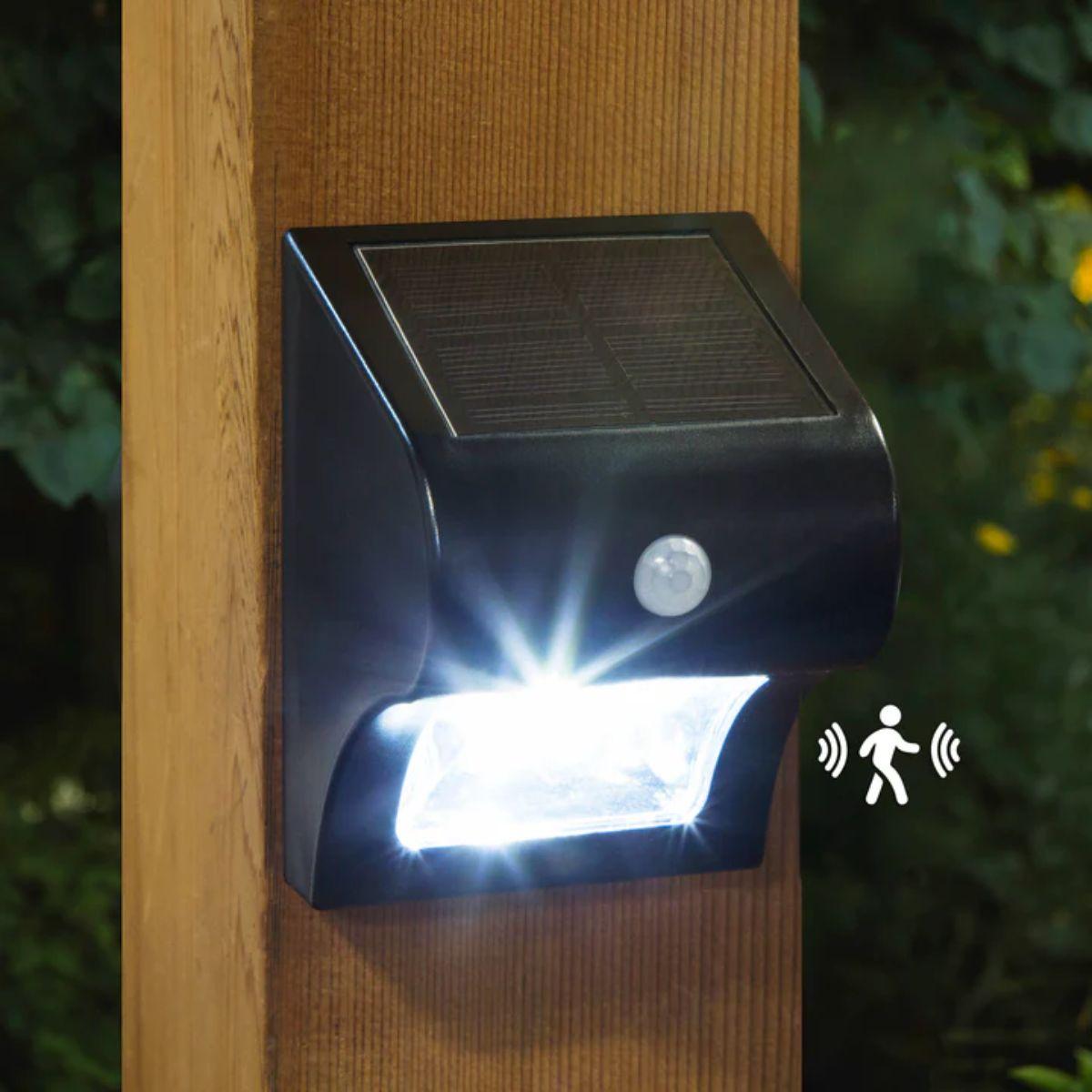 Solar LED Outdoor Wall Sconce 4500K (Pack Of 2) - Bees Lighting