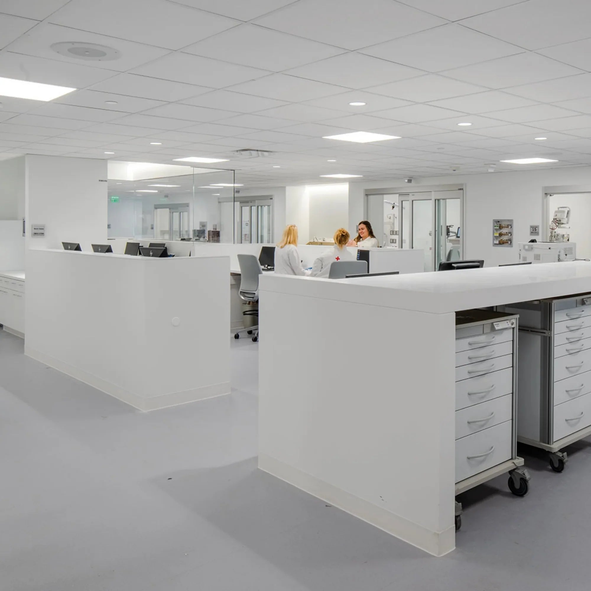 LEDVANCE Sylvania 65904 - 2x4 LED Troffer, 30-50W Selectable, 3500K/4000K/5000K, 6250 Lumens, 120-347V