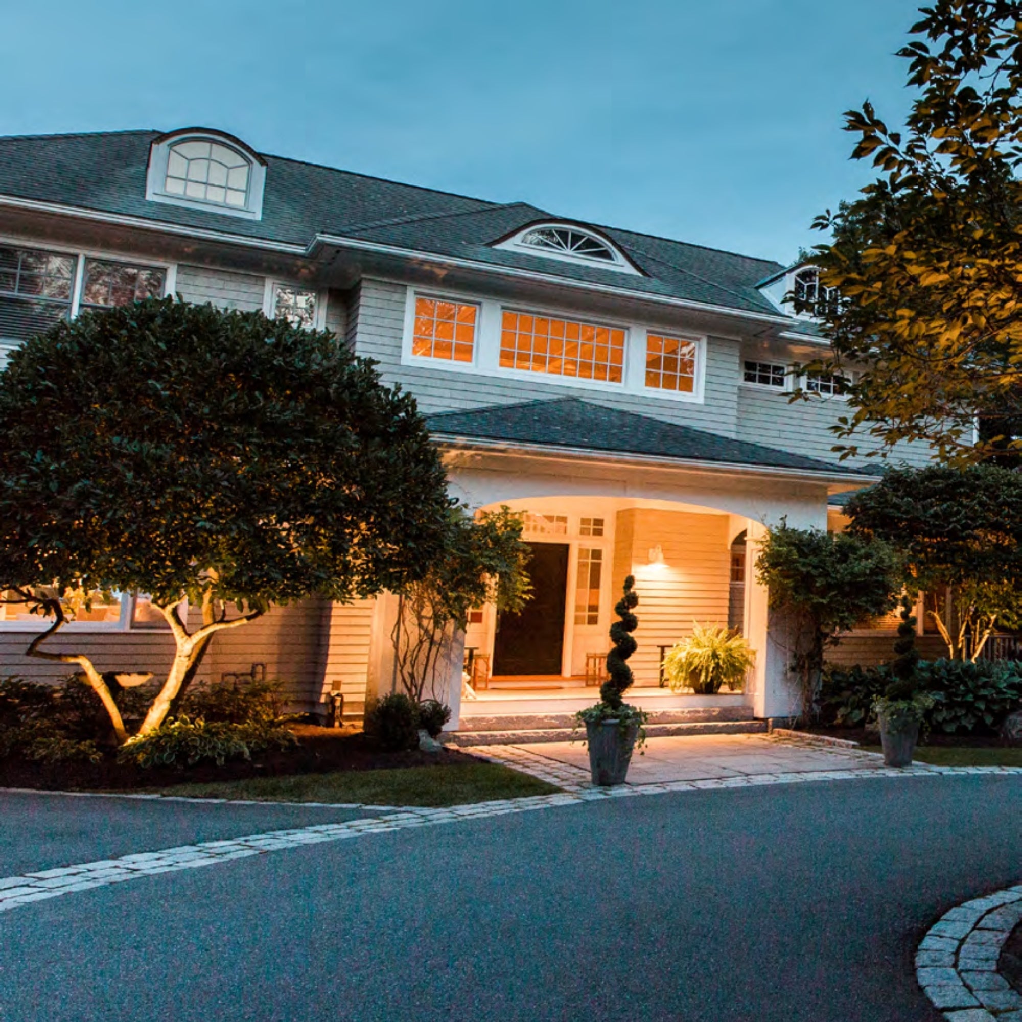 LED Bullet Spotlight, 4200Lm, 15|25|40° Flood Optics, 30K|40K|50K, 120-347V, Black