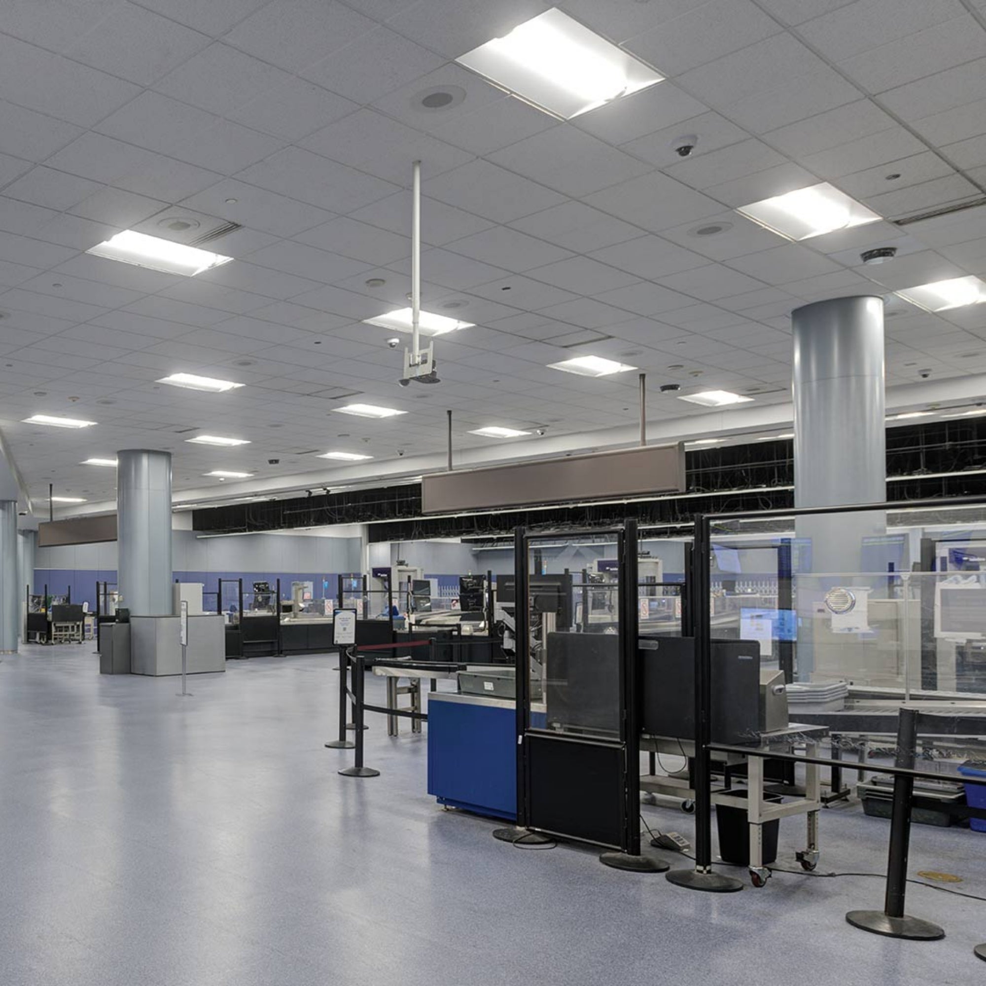 2x2 LED Troffer Light, 4000 Lumens, 32W, 35K/40K/50K, 120-347V