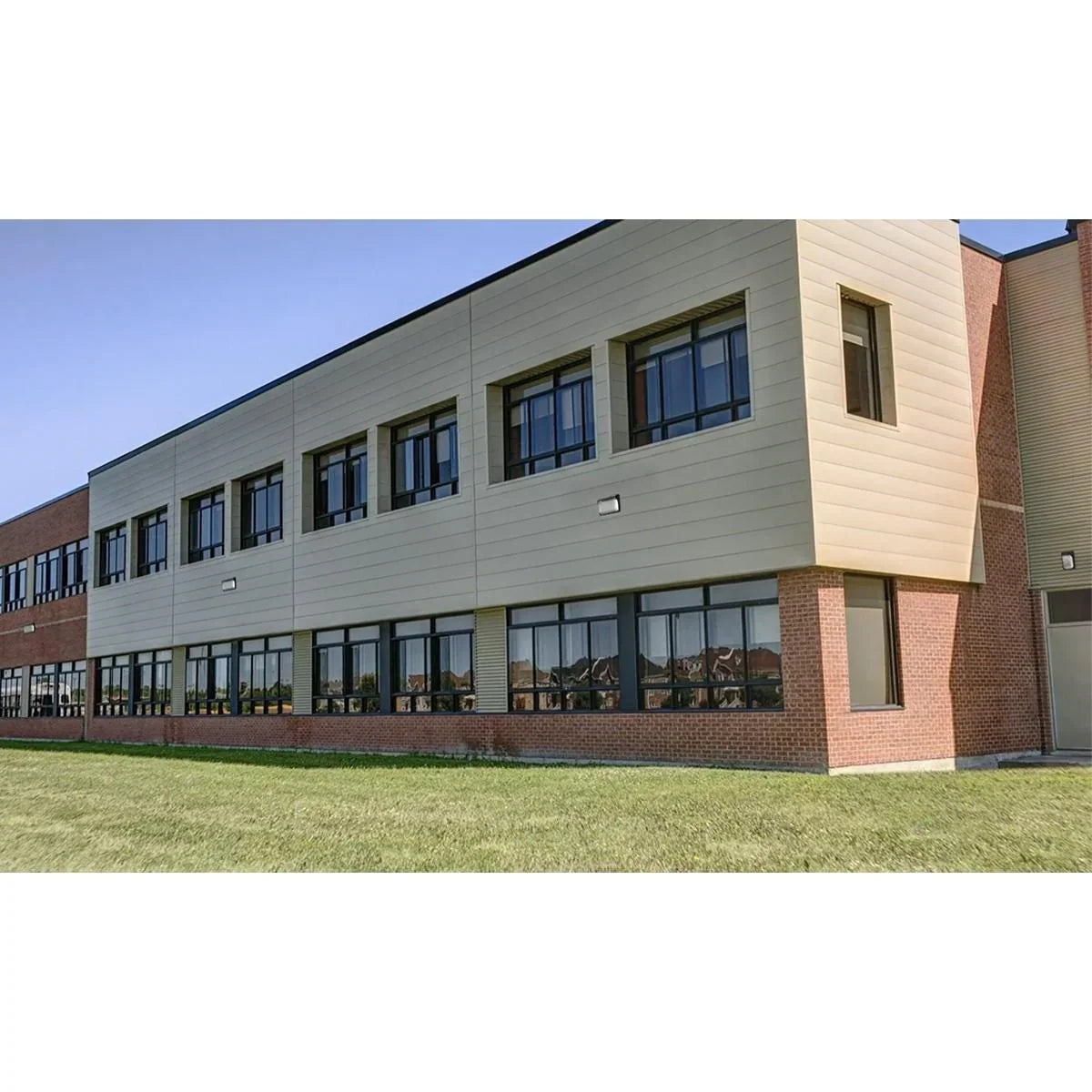 LED Mini Wall Pack With Photocell, 22 Watts Adjustable, 2700 Lumens, 4000K, 120-277V - Bees Lighting