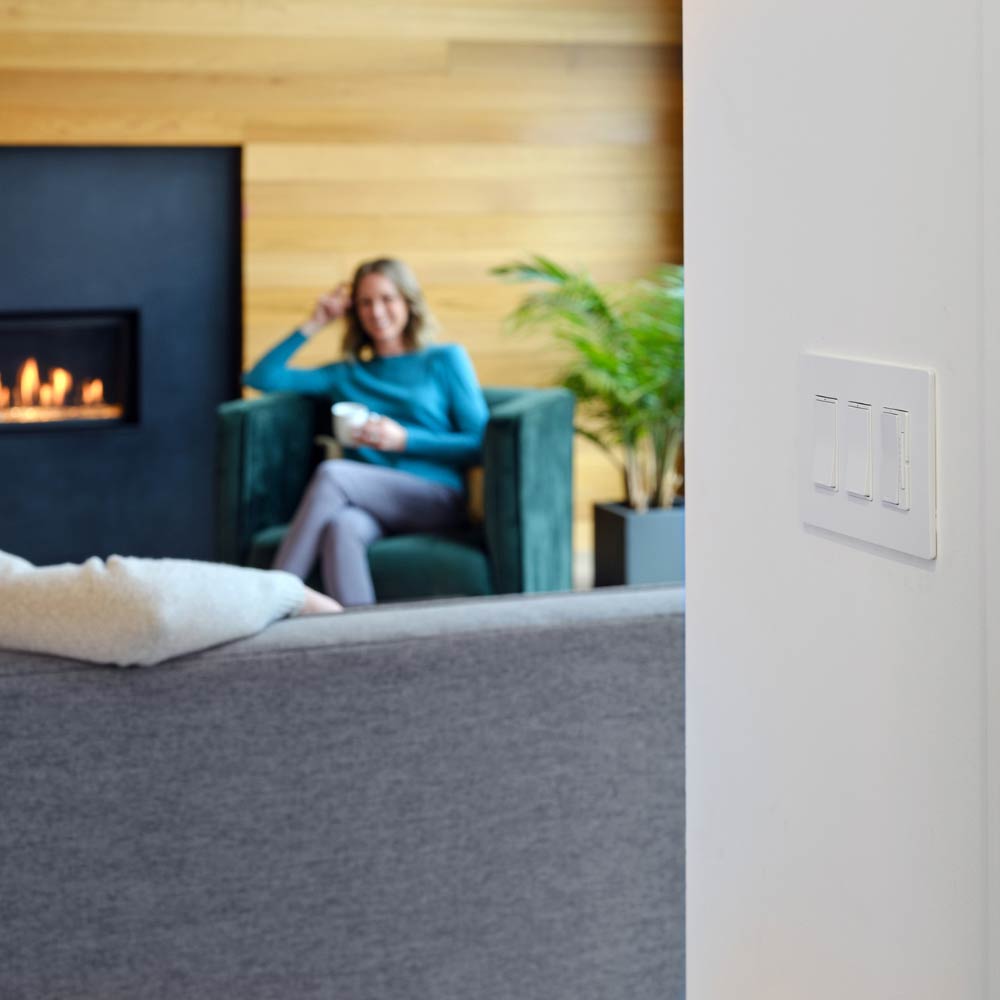 radiant Smart Switch With Netatmo, 15A, White - Bees Lighting