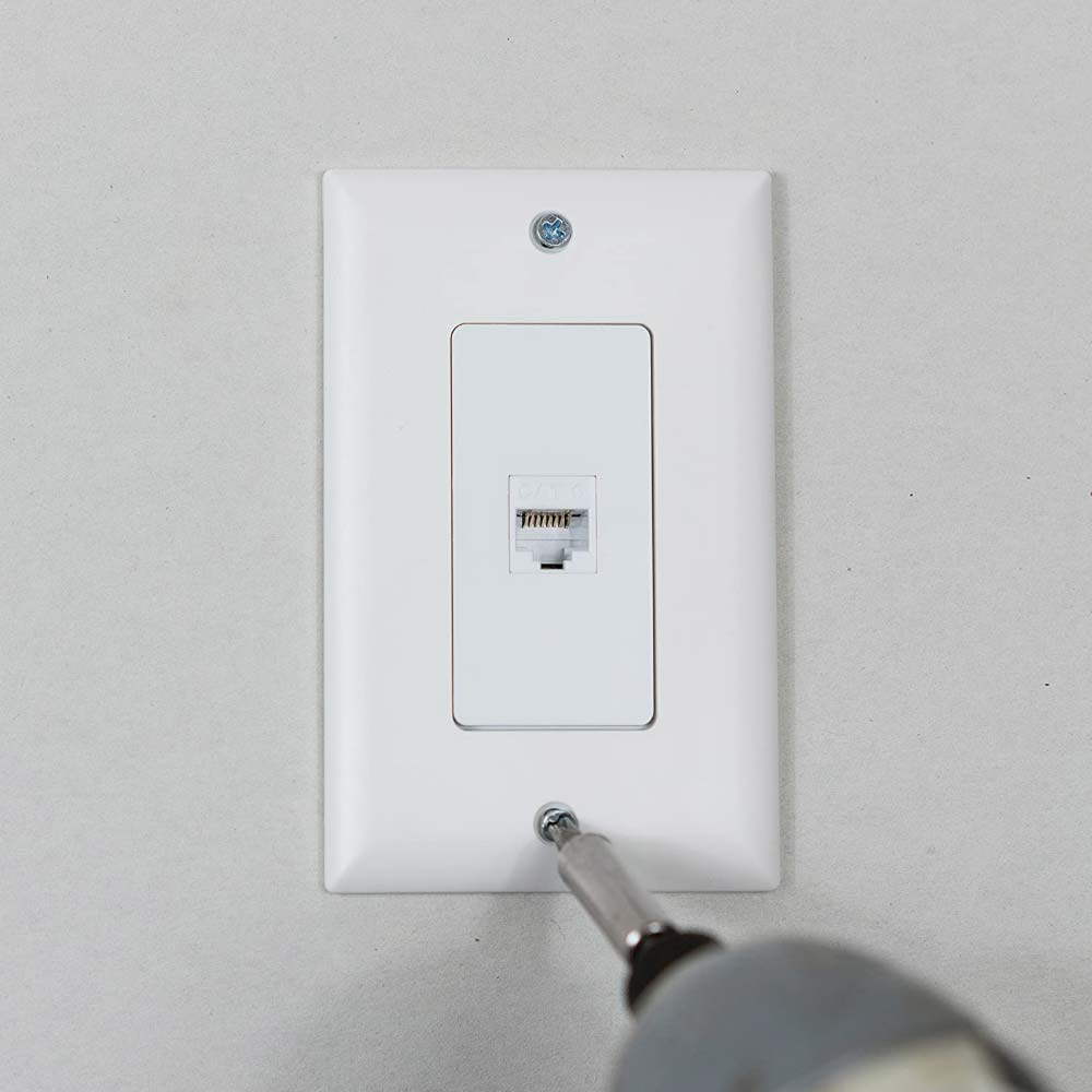 On-Q Decorator Wall Plate insert, 1-Port Keystone Jack, White - Bees Lighting