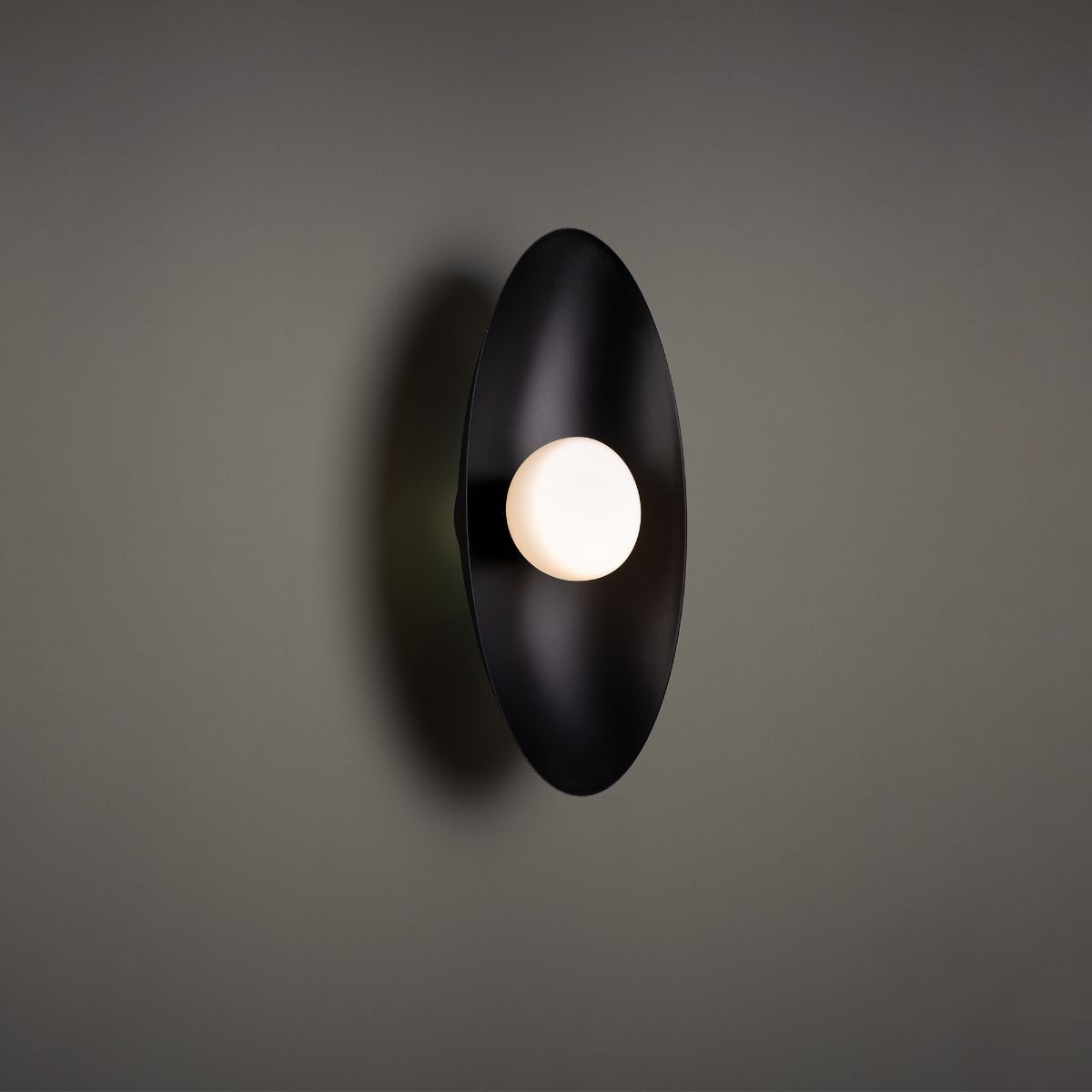 Glamour 18 in. LED Wall Light 3000K Black finish - Bees Lighting