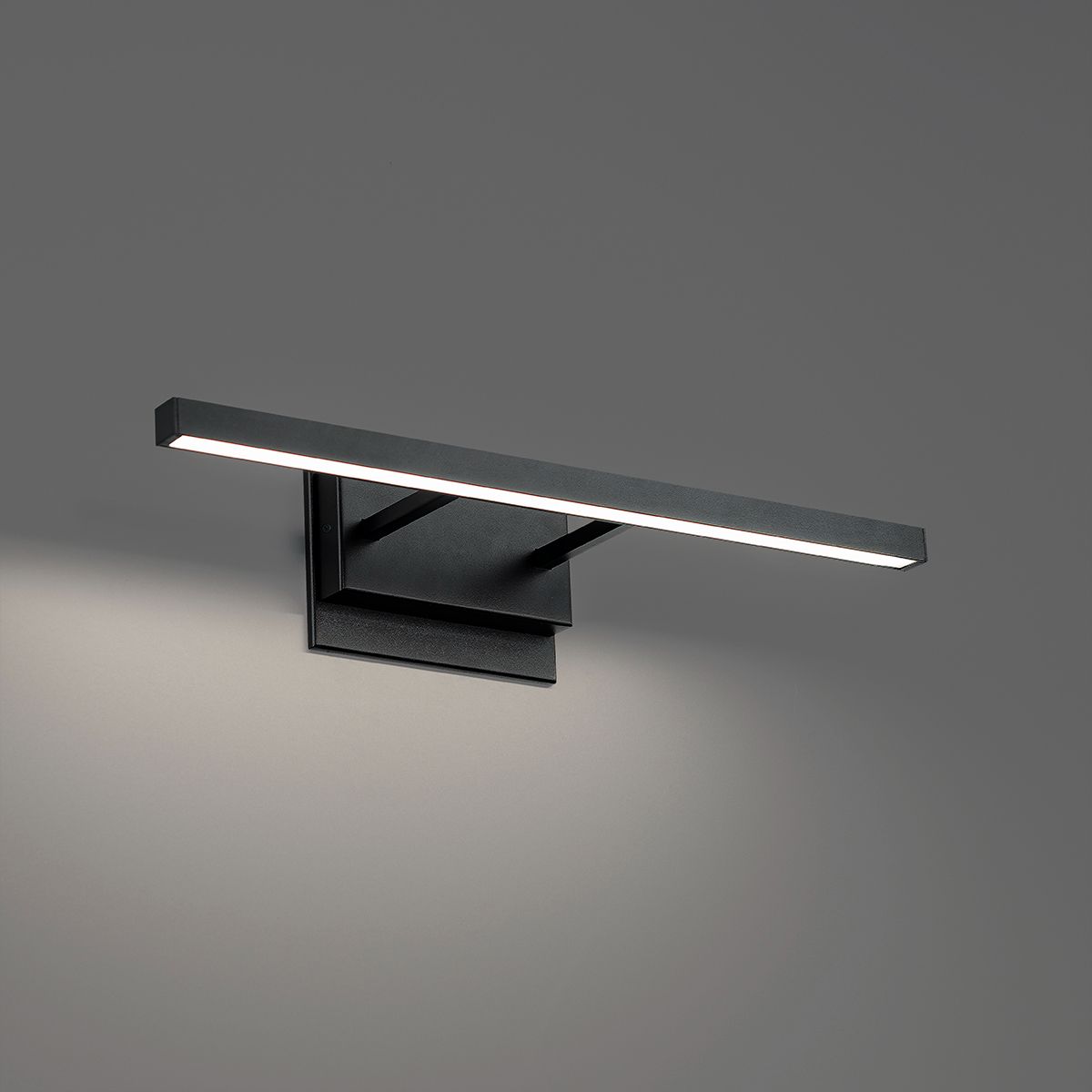 Parallax 18 in. LED Bath Bar 168 Lumens 3000K Black finish - Bees Lighting