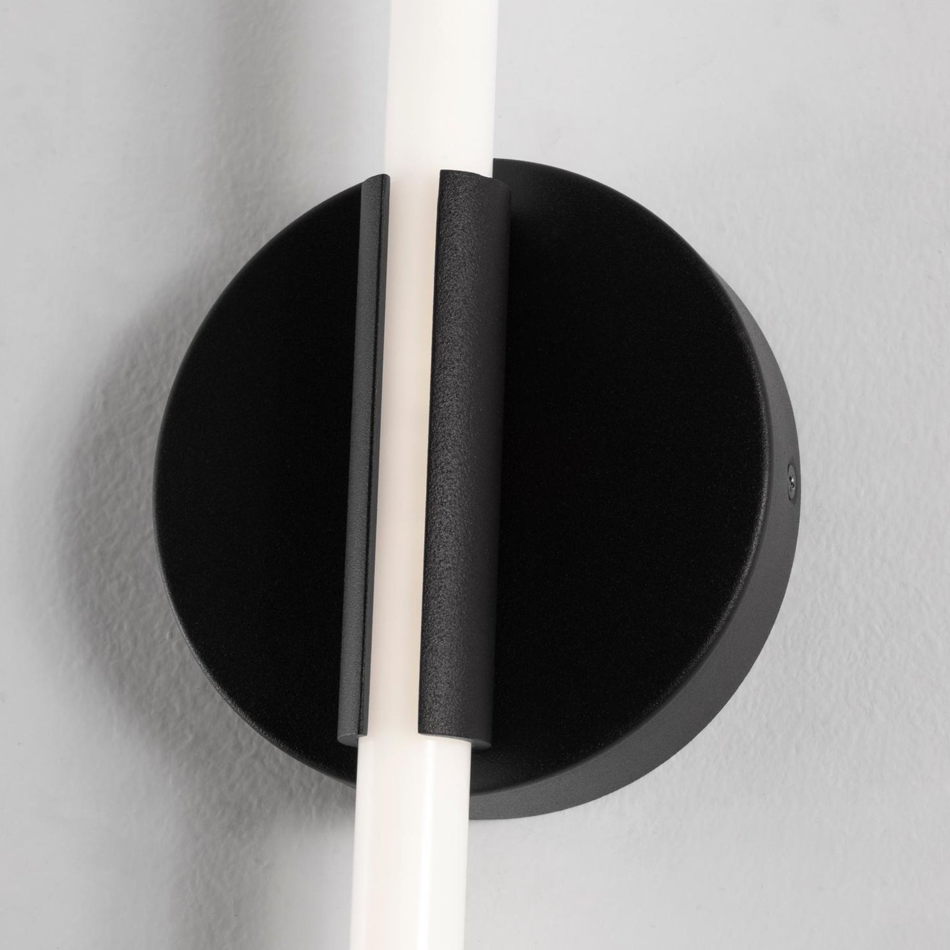 Rusnak 24" LED Wall Sconce, Black Finish - Bees Lighting