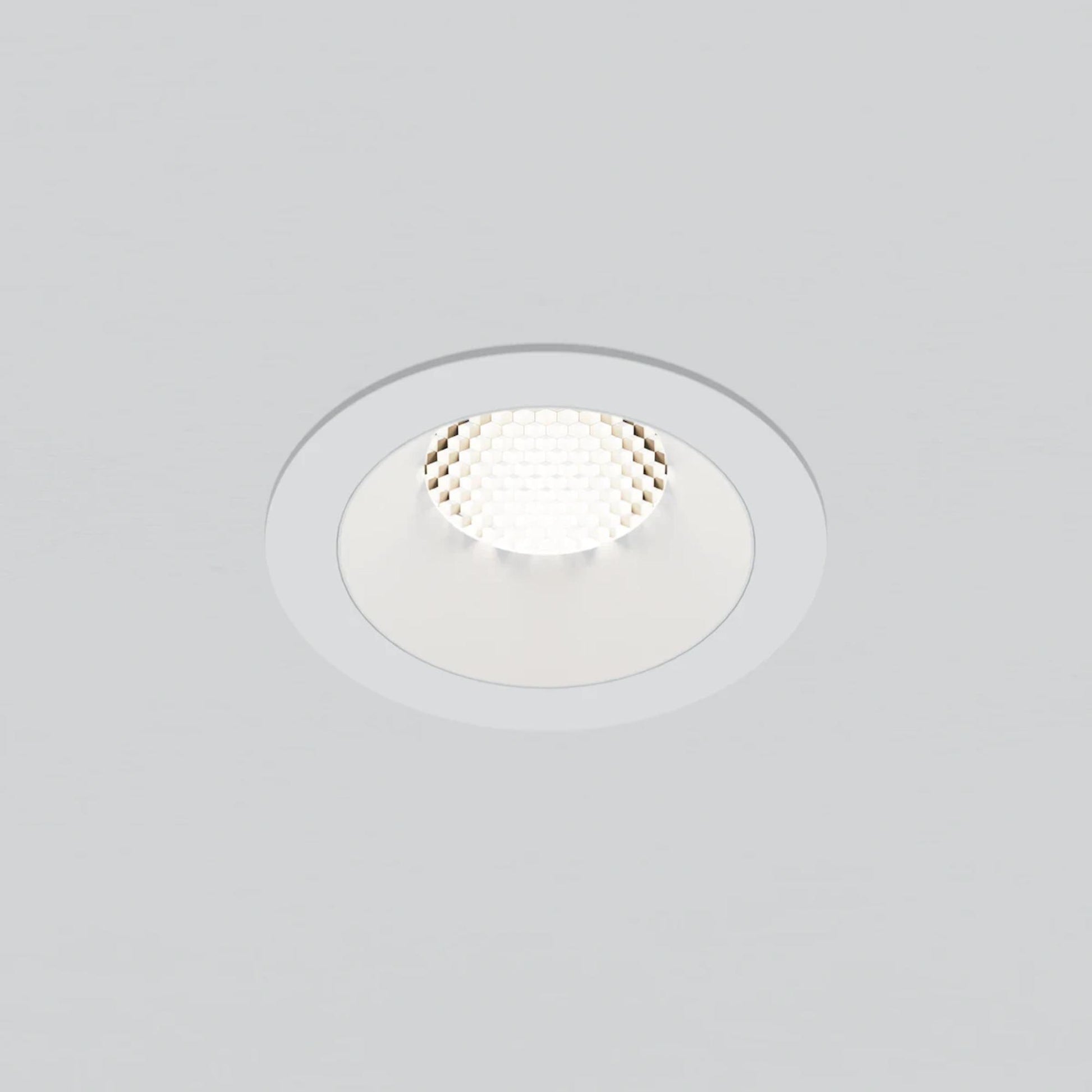 Rhyme 3" Round Trimless LED Downlight, 15W, 1475 Lm, 5-CCT, White - Bees Lighting
