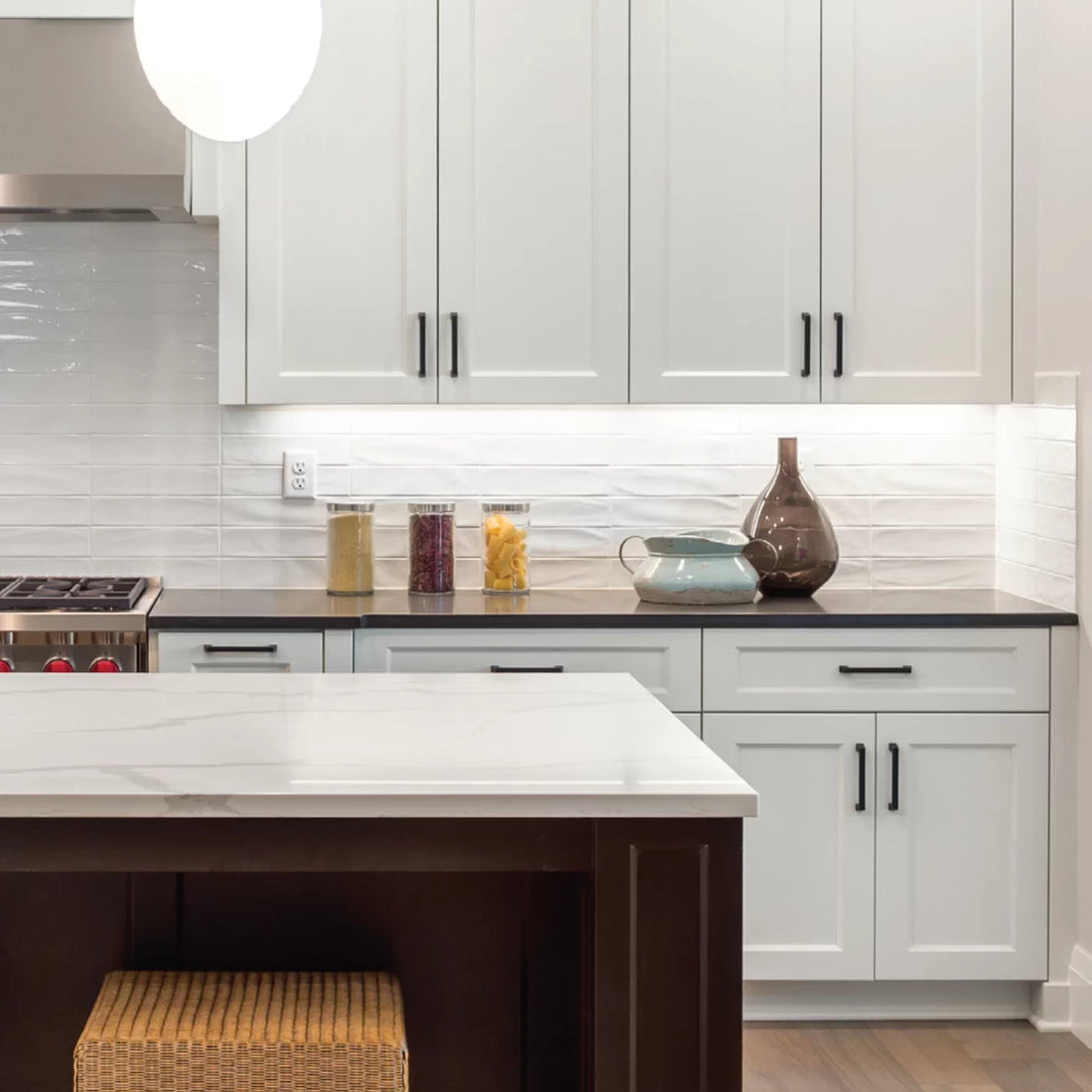 Hardwired vs. Plug-In Under-Cabinet Lighting: 2026 Pros & Cons Guide