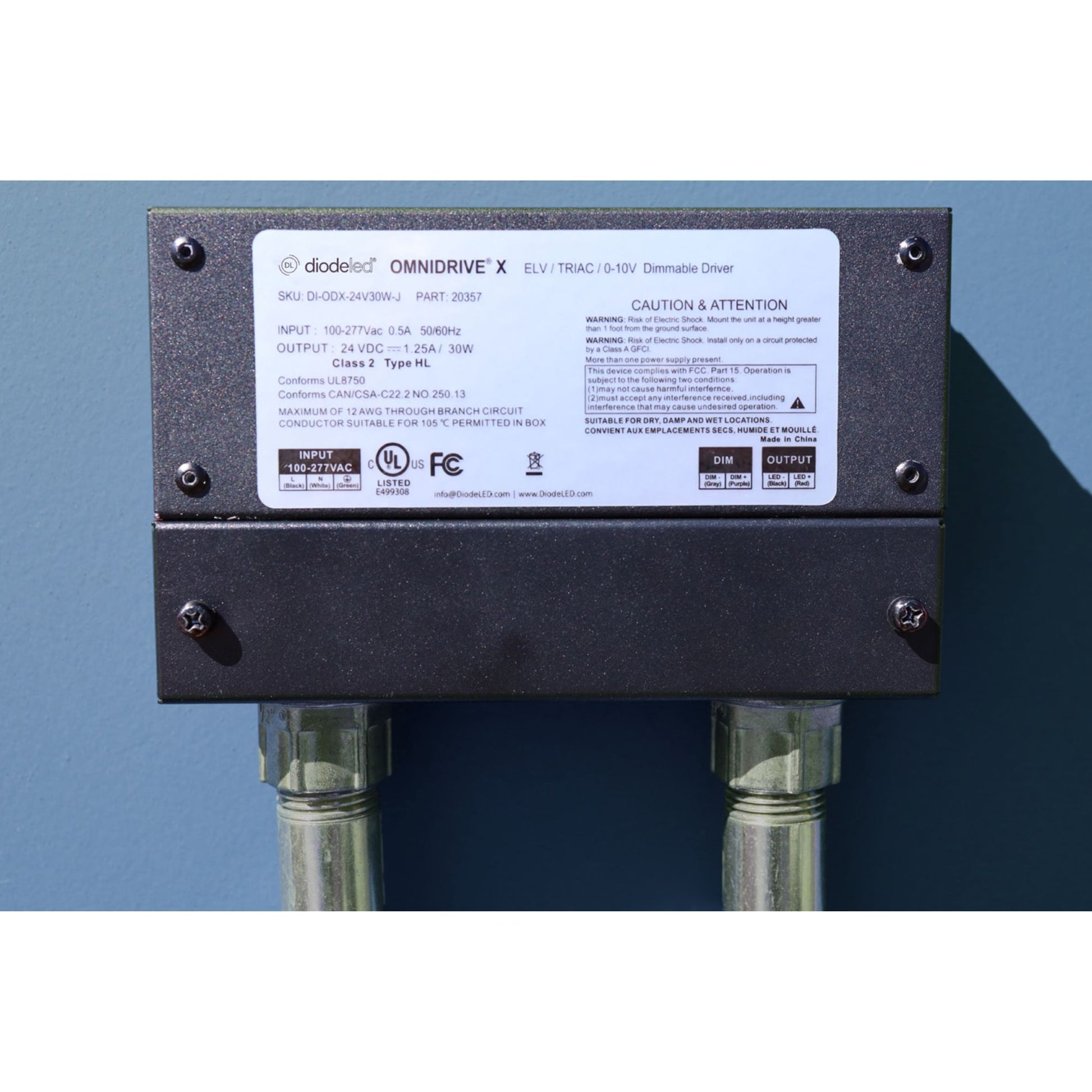OMNIDRIVE X 200 Watts, 24VDC LED Driver, ELV, Triac and 0-10V Dimming, 120-277V - Bees Lighting