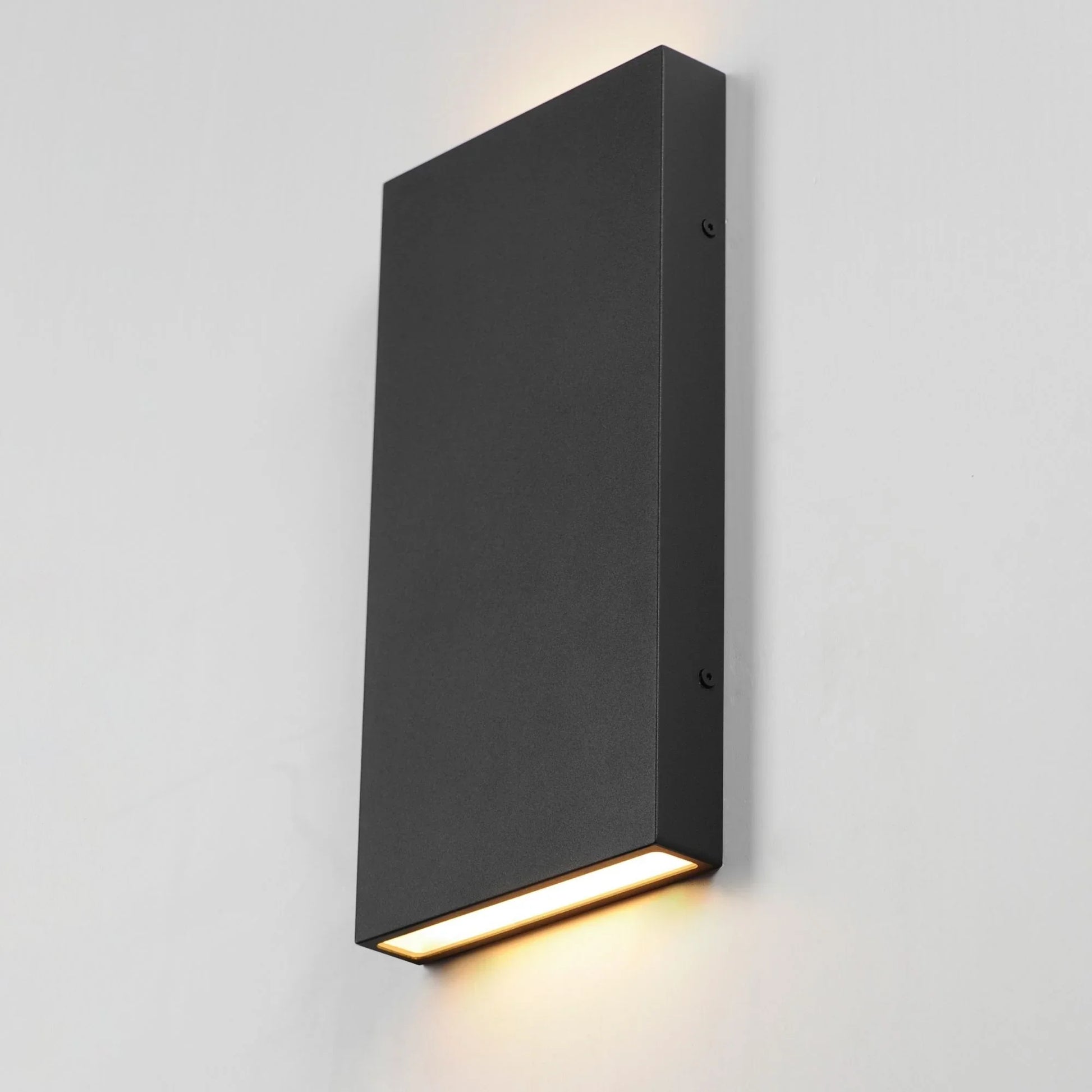 ET2 Lighting - Brik 14" LED Outdoor Wall Sconce, 120-277V, Black Finish | Bees Lighting