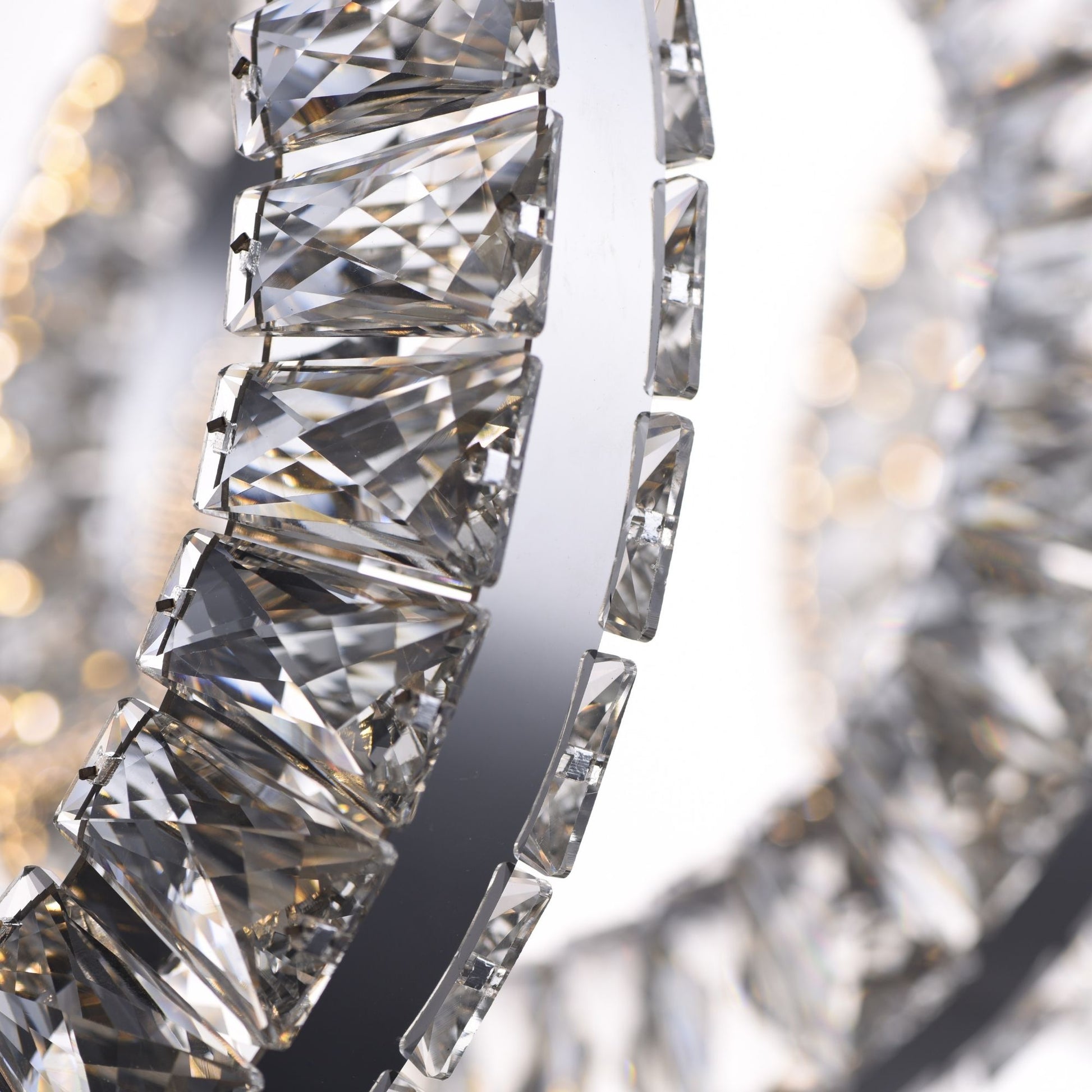 ET2 Lighting - Charm 37" 5-Light LED Linear Pendant, Polished Chrome Finish | Bees Lighting