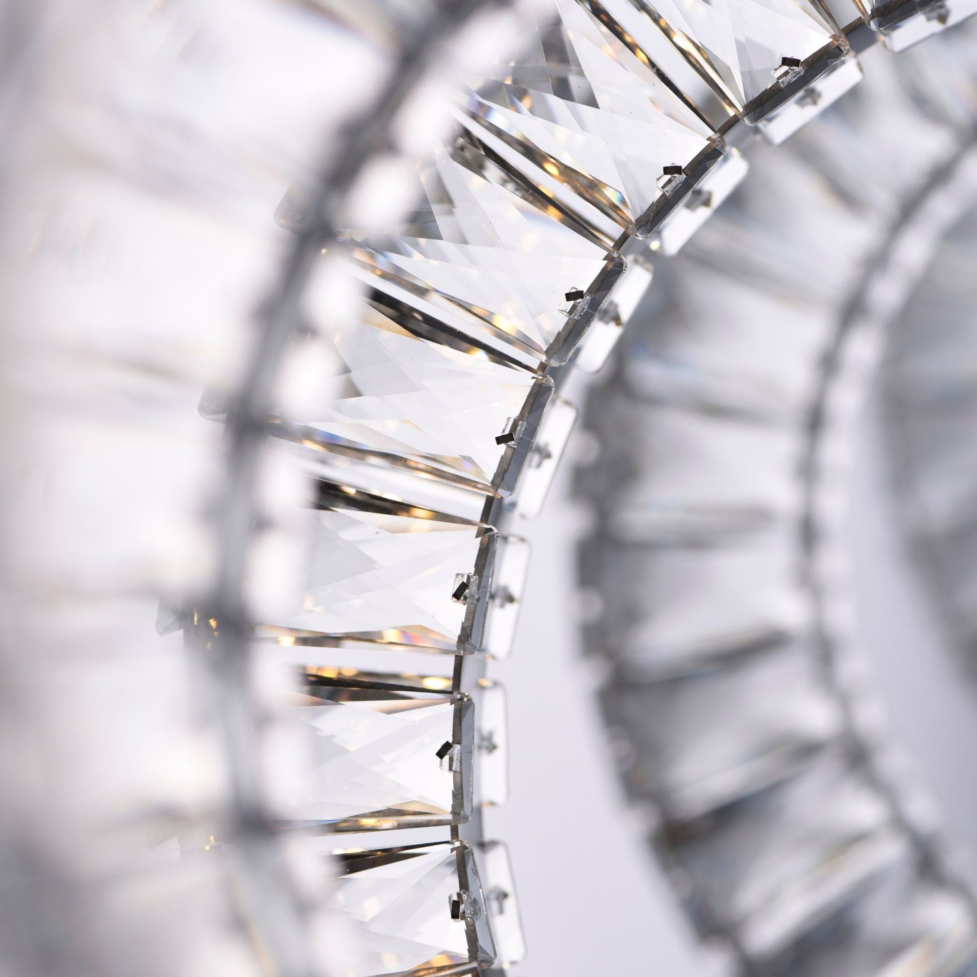 ET2 Lighting - Charm 37" 5-Light LED Linear Pendant, Polished Chrome Finish | Bees Lighting