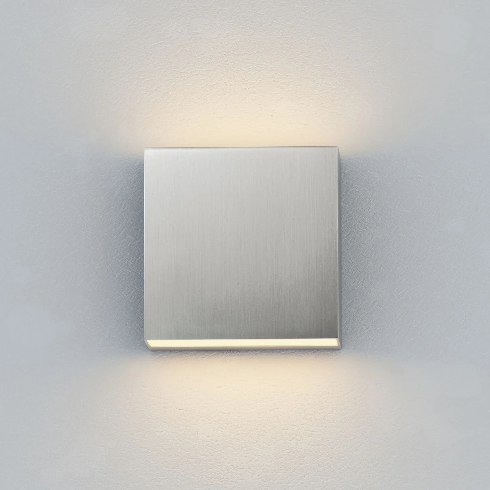 ET2 Lighting - Cubed 6" 2-Light LED Outdoor Wall Sconce, Satin Aluminum Finish | Bees Lighting