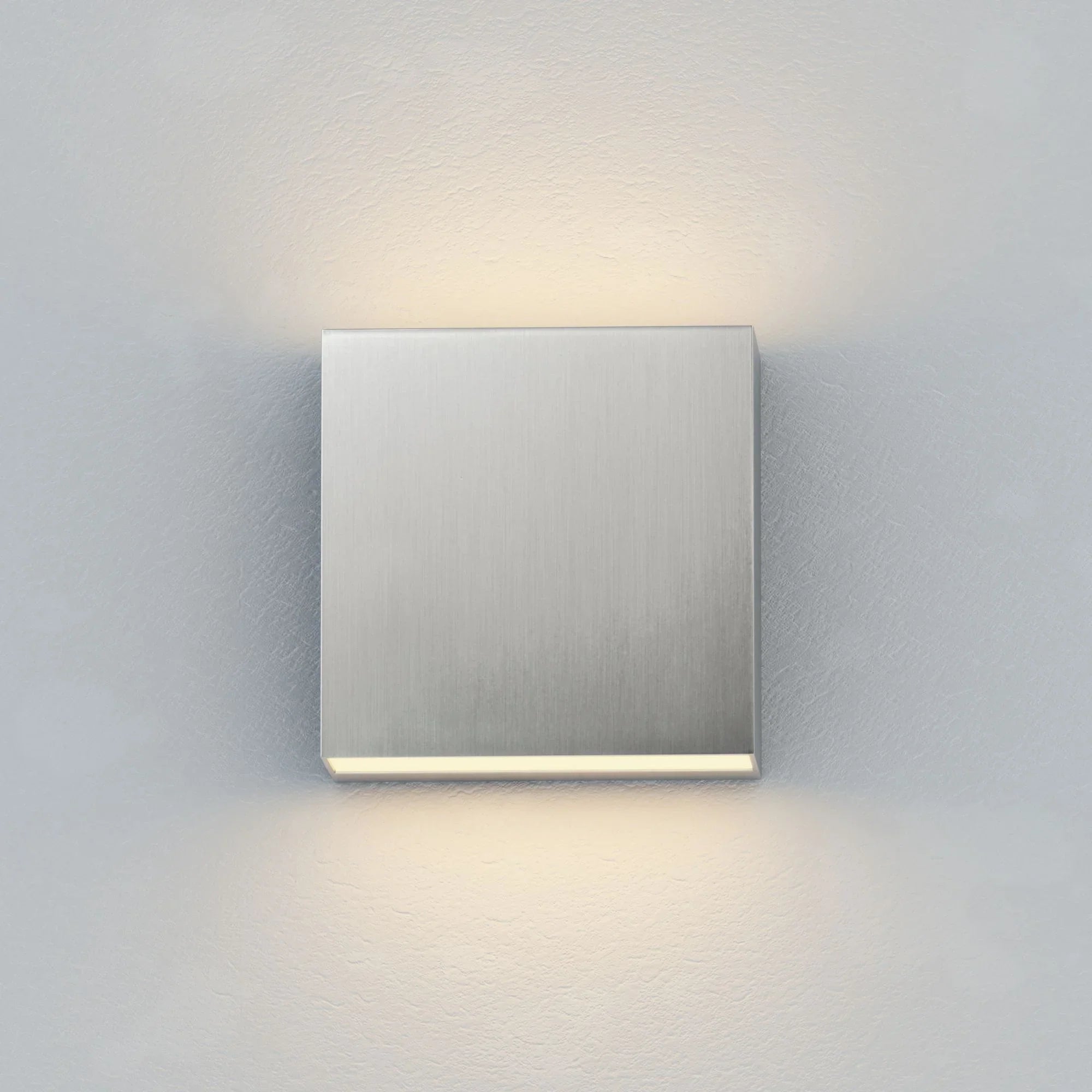 ET2 Lighting - Cubed 6" 2-Light LED Outdoor Wall Sconce, Satin Aluminum Finish | Bees Lighting