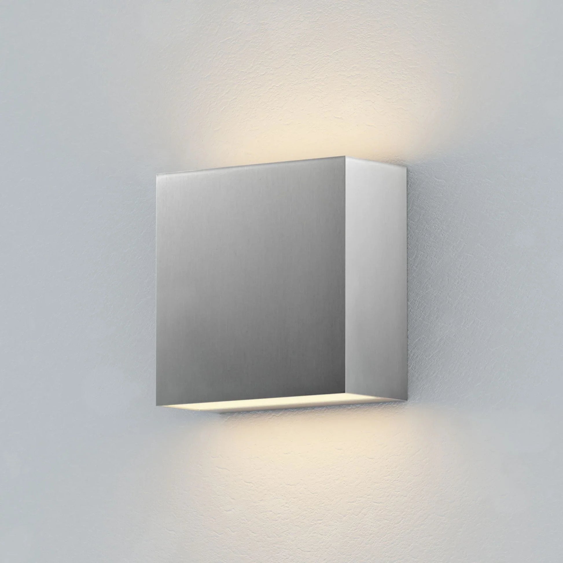 ET2 Lighting - Cubed 6" 2-Light LED Outdoor Wall Sconce, Satin Aluminum Finish | Bees Lighting
