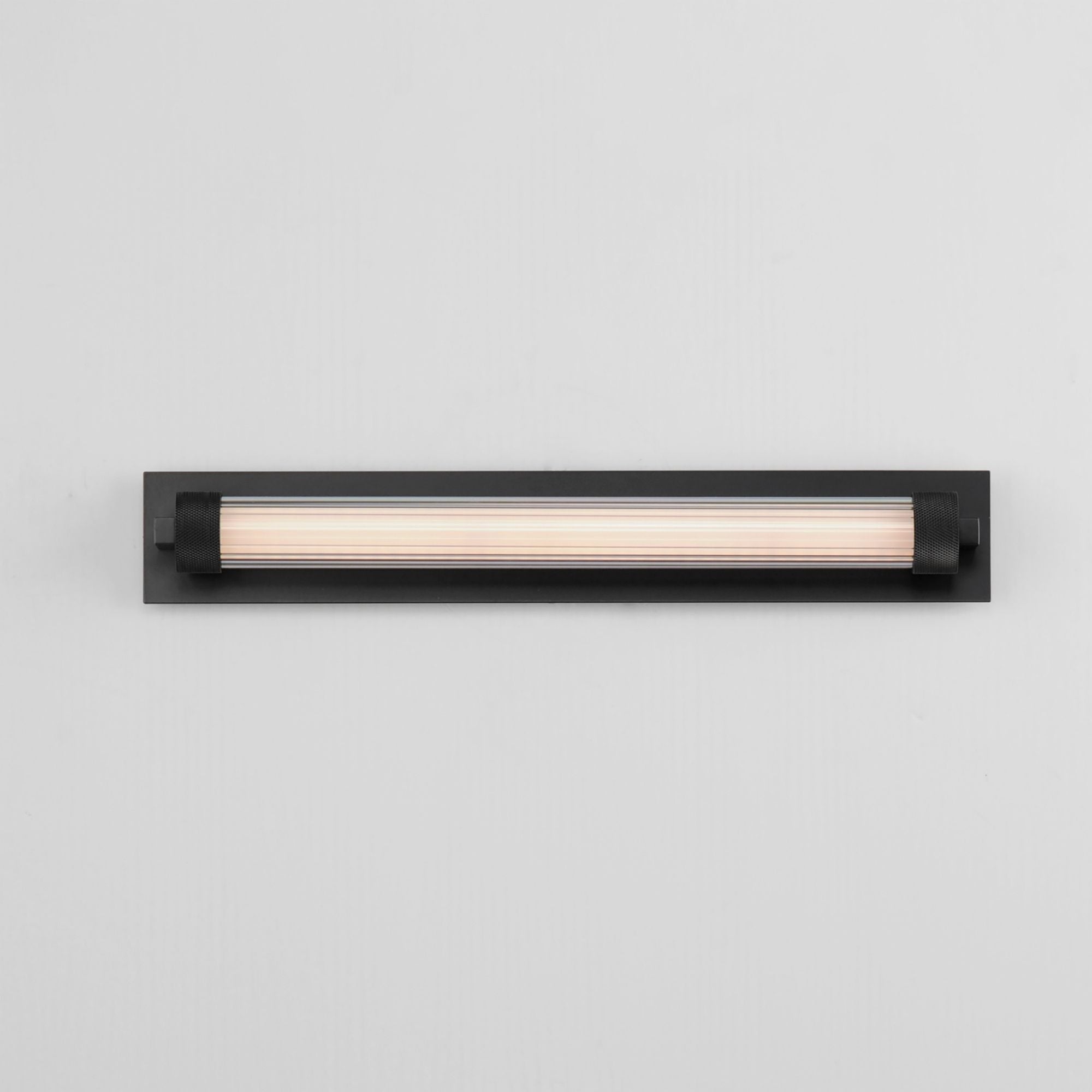ET2 Lighting - Doric 19" LED Bath Sconce, Black Finish | Bees Lighting