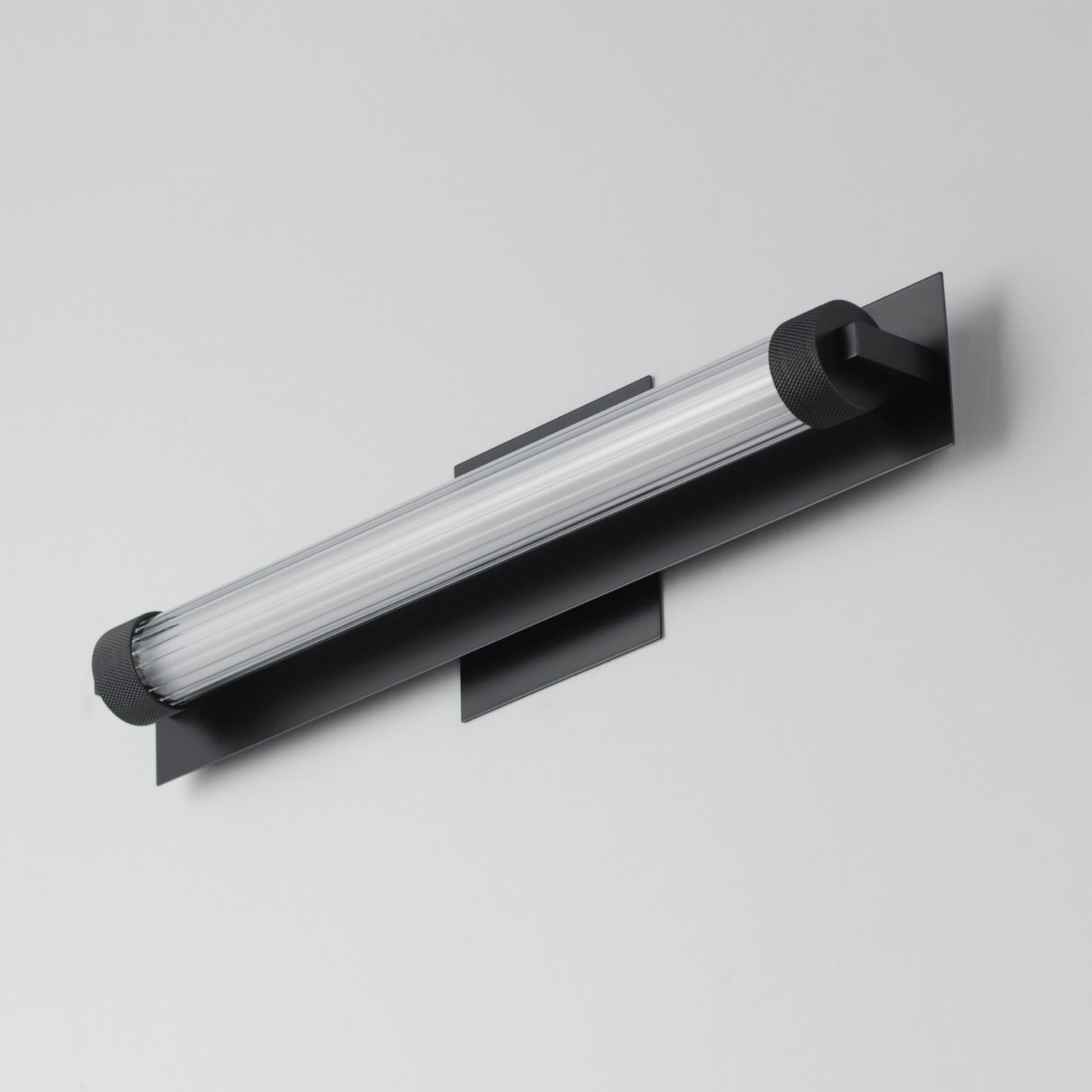 ET2 Lighting - Doric 19" LED Bath Sconce, Black Finish | Bees Lighting