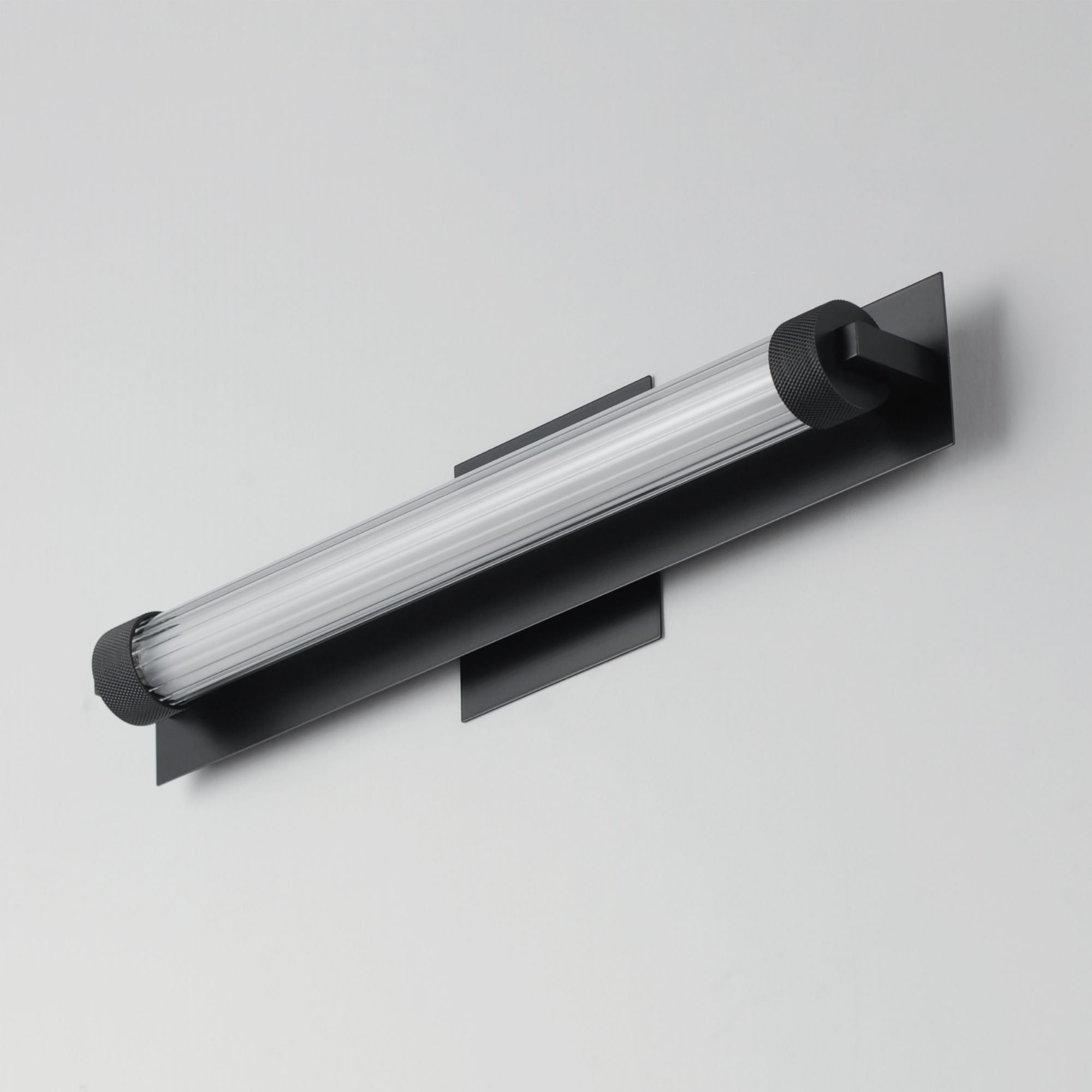 ET2 Lighting - Doric 19" LED Bath Sconce, Black Finish | Bees Lighting