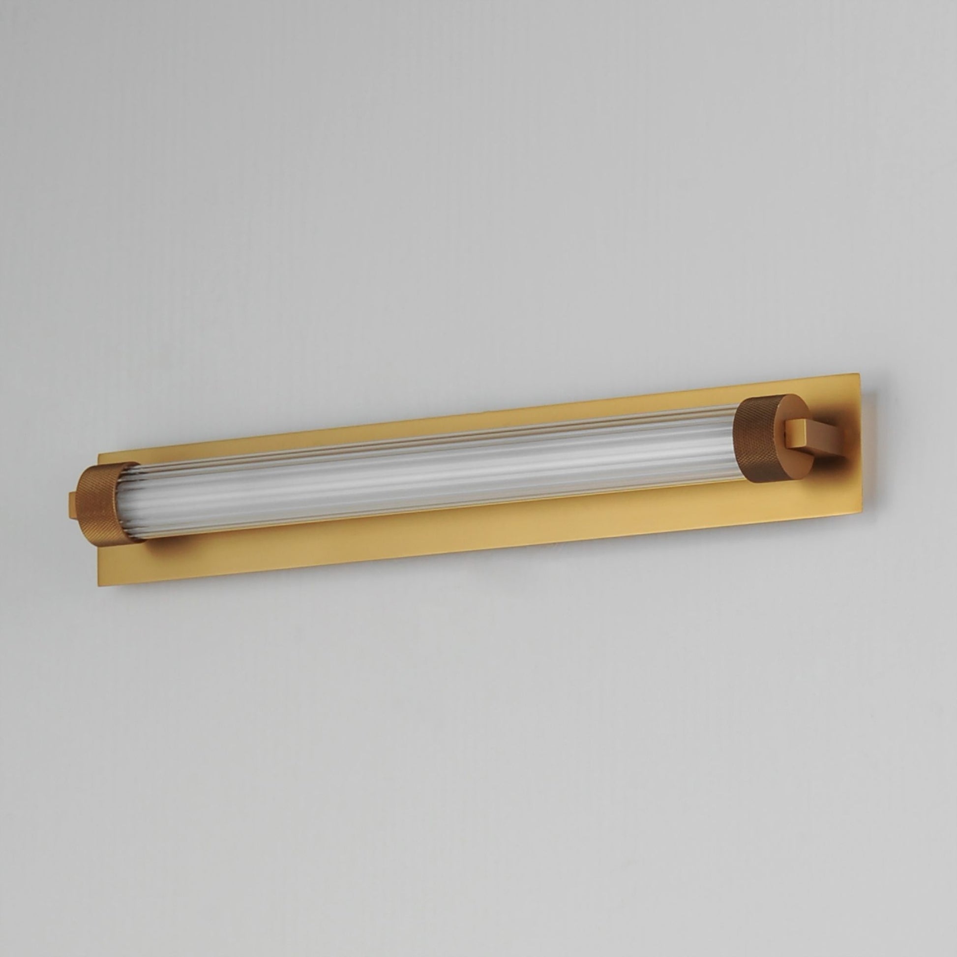 ET2 Lighting - Doric 19" LED Bath Sconce, Natural Aged Brass Finish | Bees Lighting