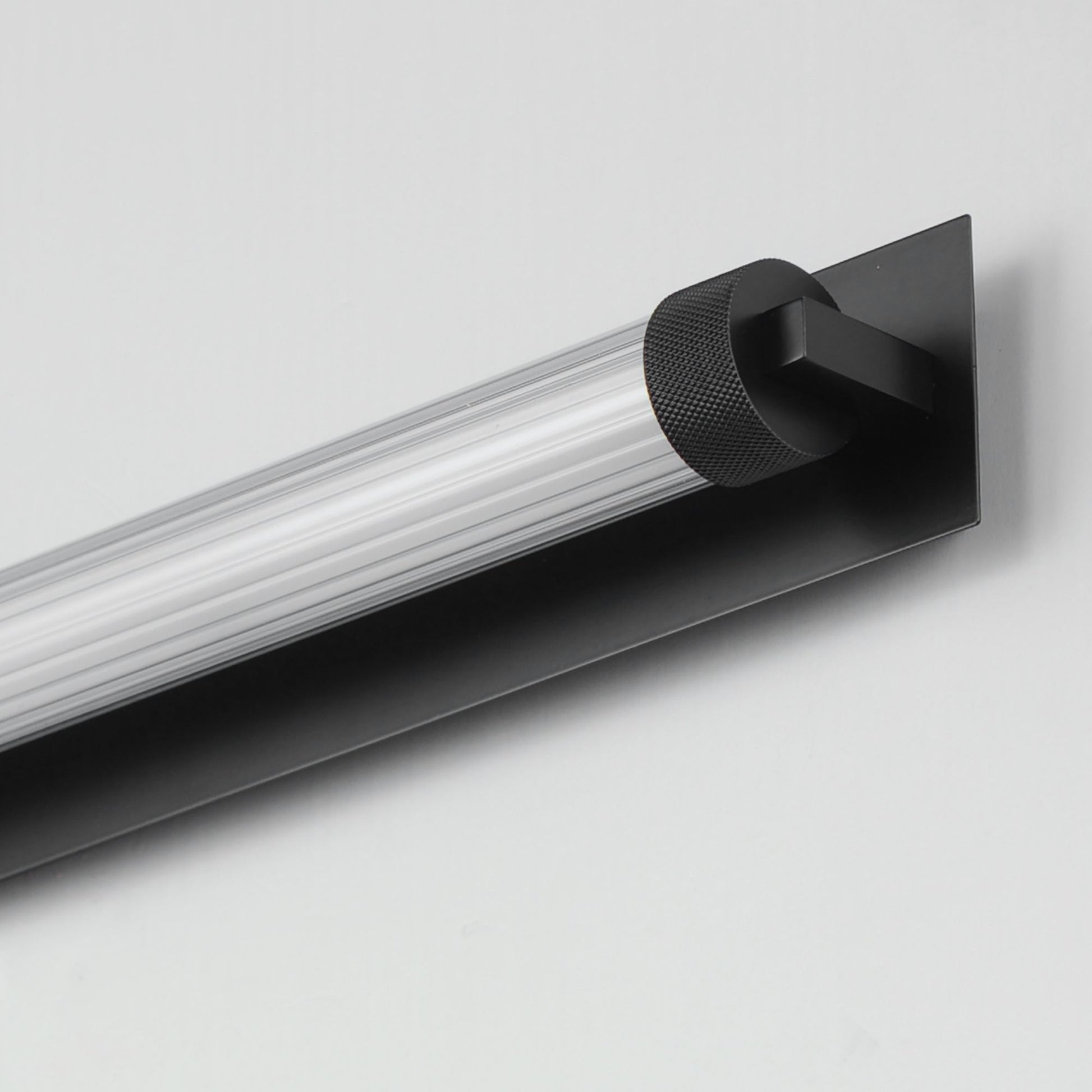 ET2 Lighting - Doric 30" LED Bath Sconce, Black Finish | Bees Lighting