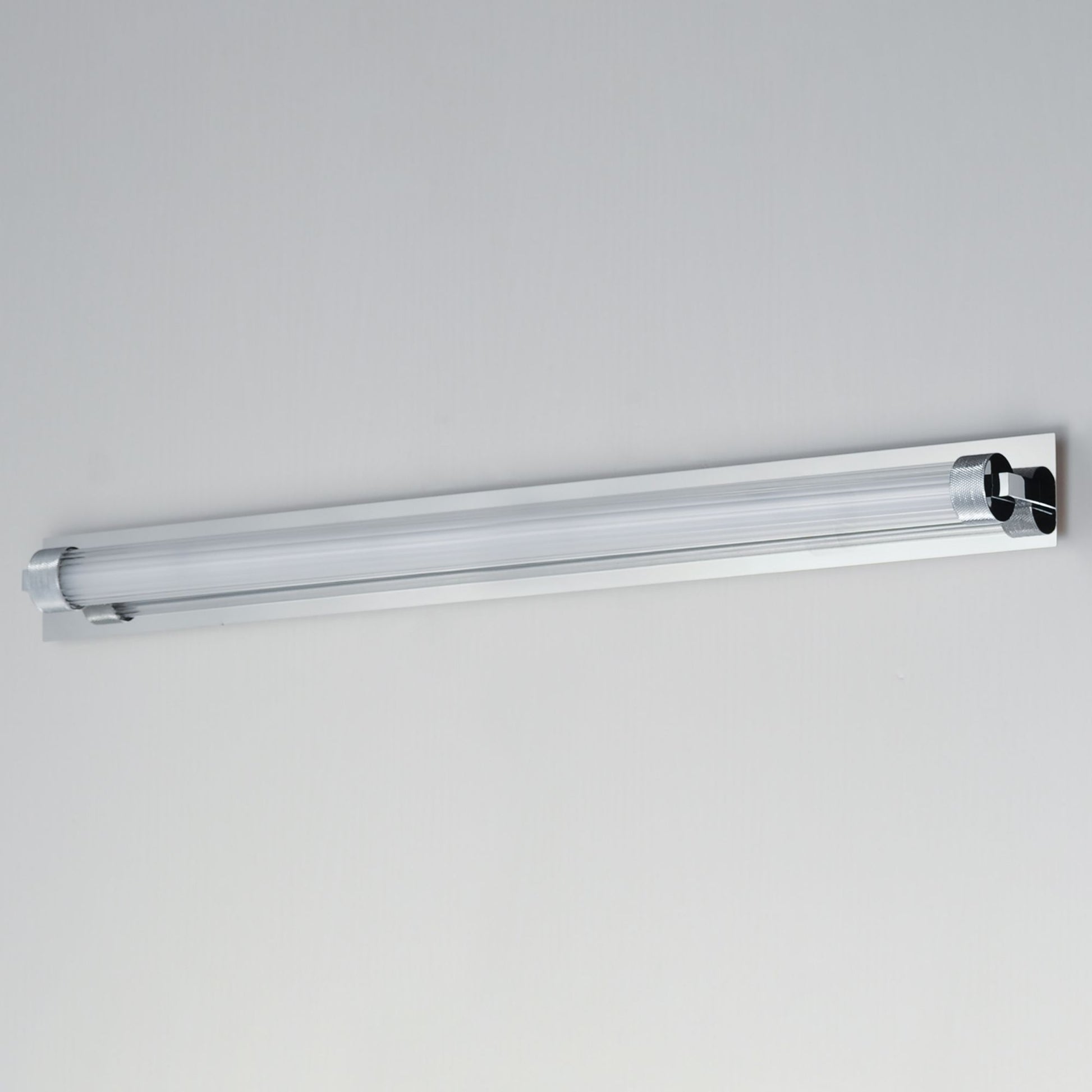 ET2 Lighting - Doric 30" LED Bath Sconce, Polished Chrome Finish | Bees Lighting