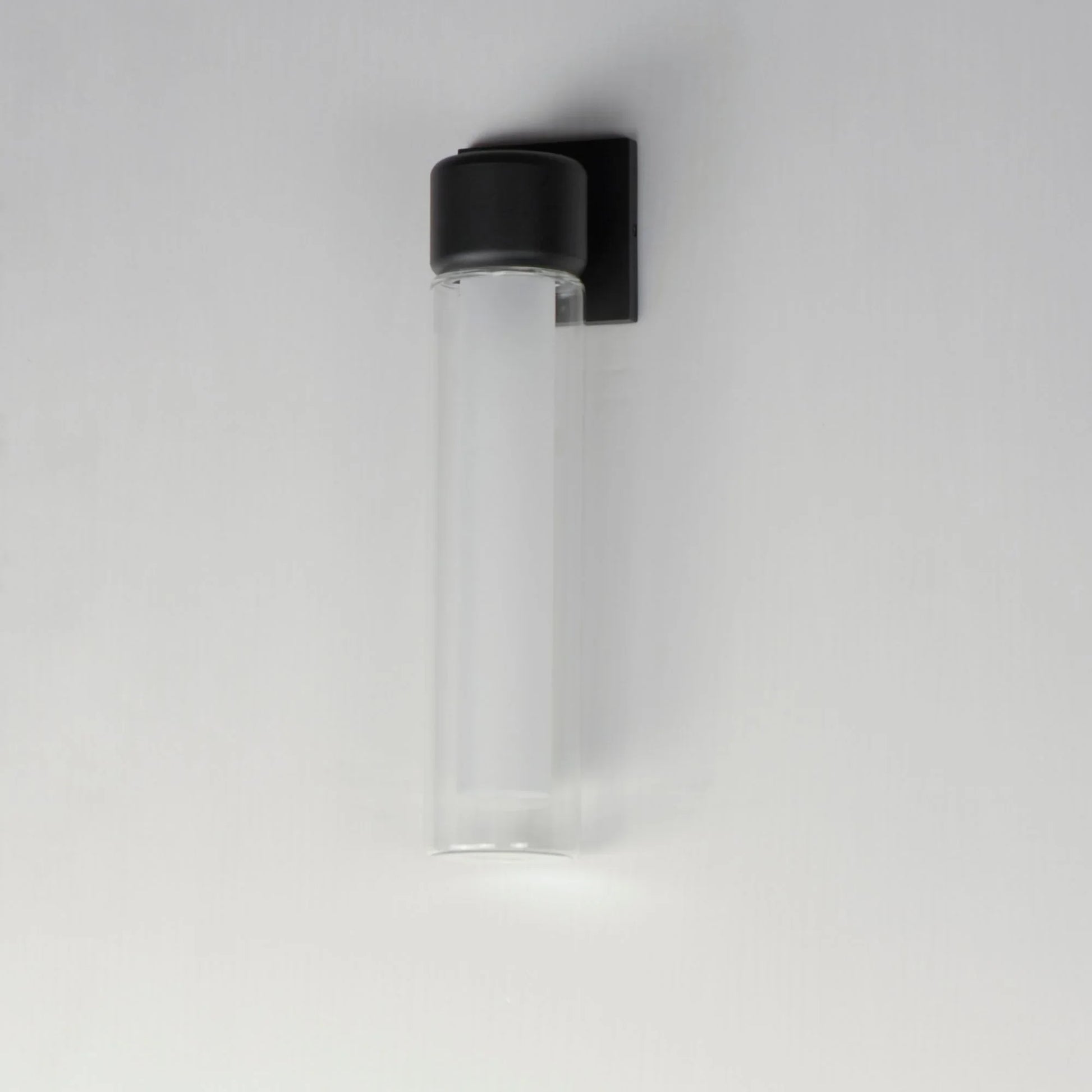 ET2 Lighting - Dram 15" Medium LED Outdoor Wall Sconce, Black Finish | Bees Lighting