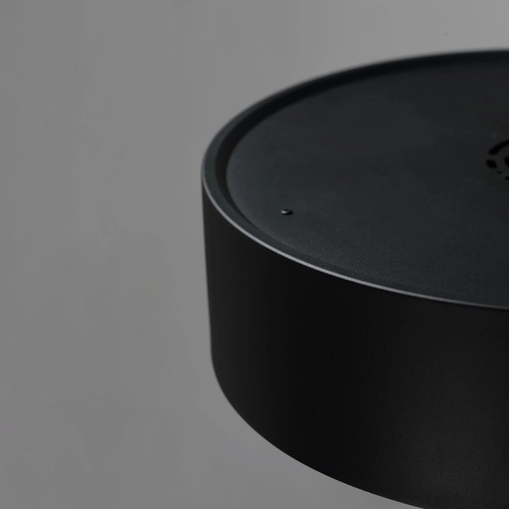 ET2 Lighting - Echo 24" LED Flush Mount, Black & Gold Finish | Bees Lighting