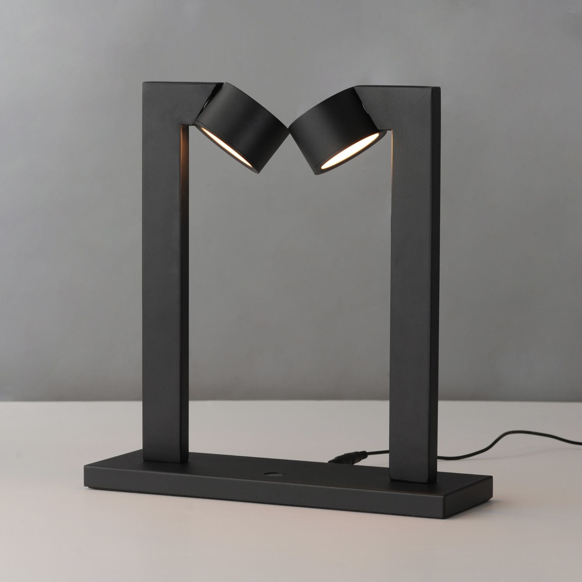 ET2 Lighting - Embrace 15" 2-Light LED Desk Lamp, Black Finish | Bees Lighting