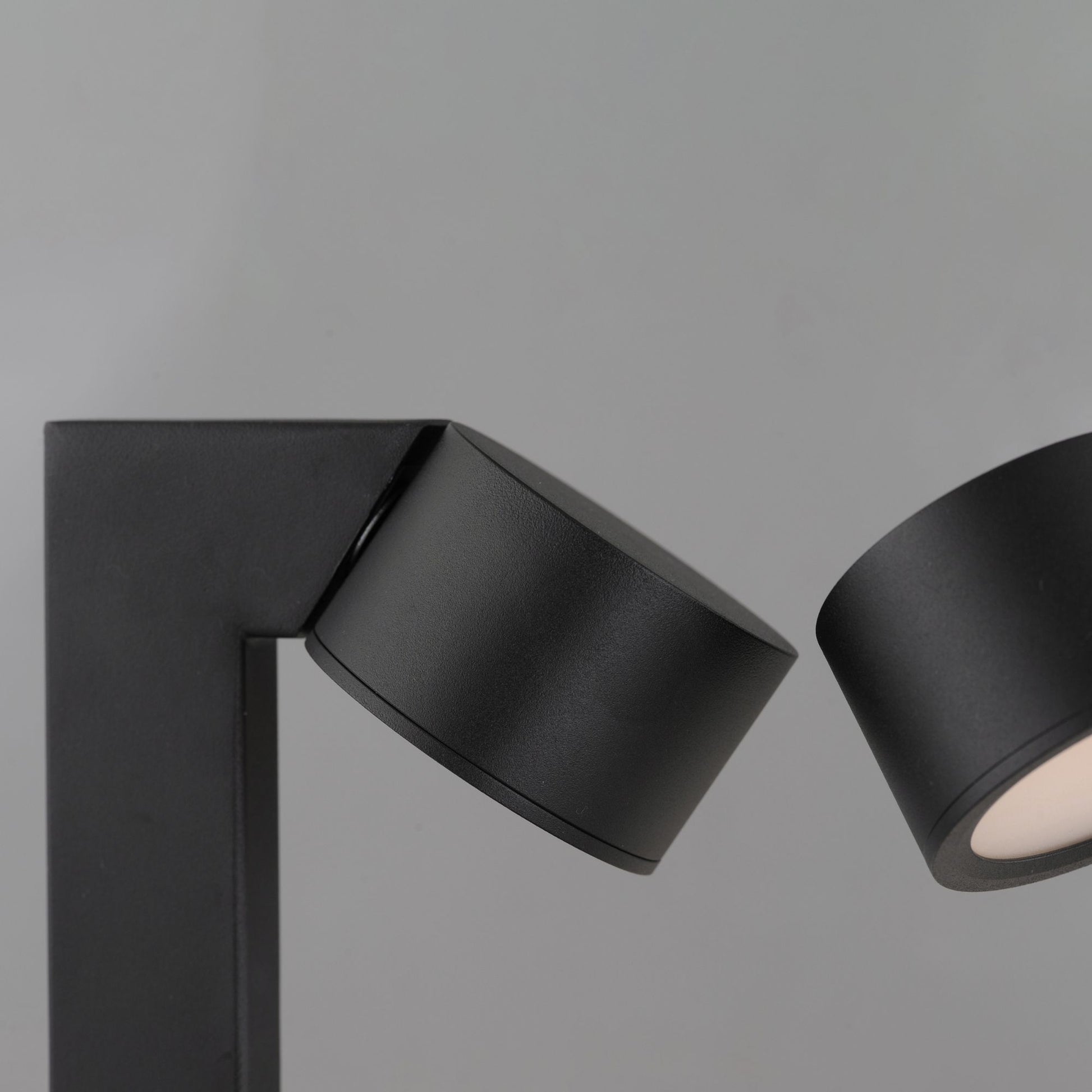 ET2 Lighting - Embrace 15" 2-Light LED Desk Lamp, Black Finish | Bees Lighting