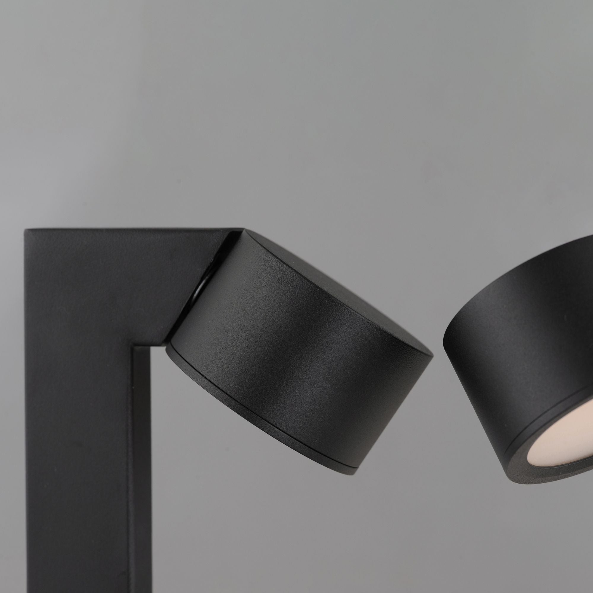 ET2 Lighting - Embrace 15" 2-Light LED Desk Lamp, Black Finish | Bees Lighting