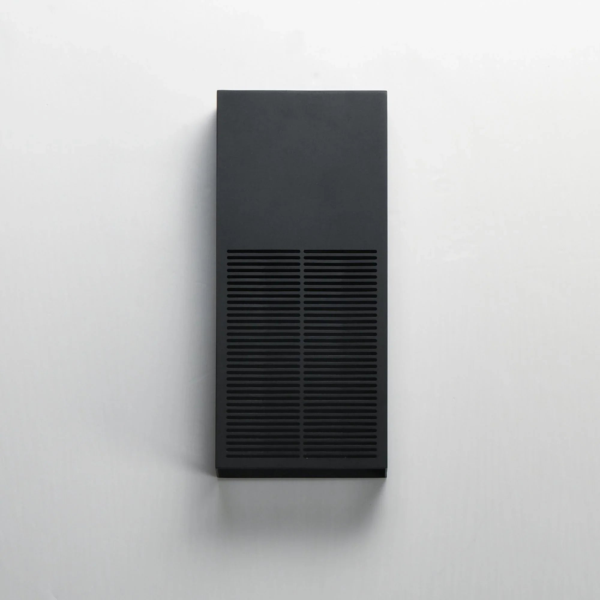 ET2 Lighting - Grate 14" LED Outdoor Wall Sconce, Black Finish | Bees Lighting