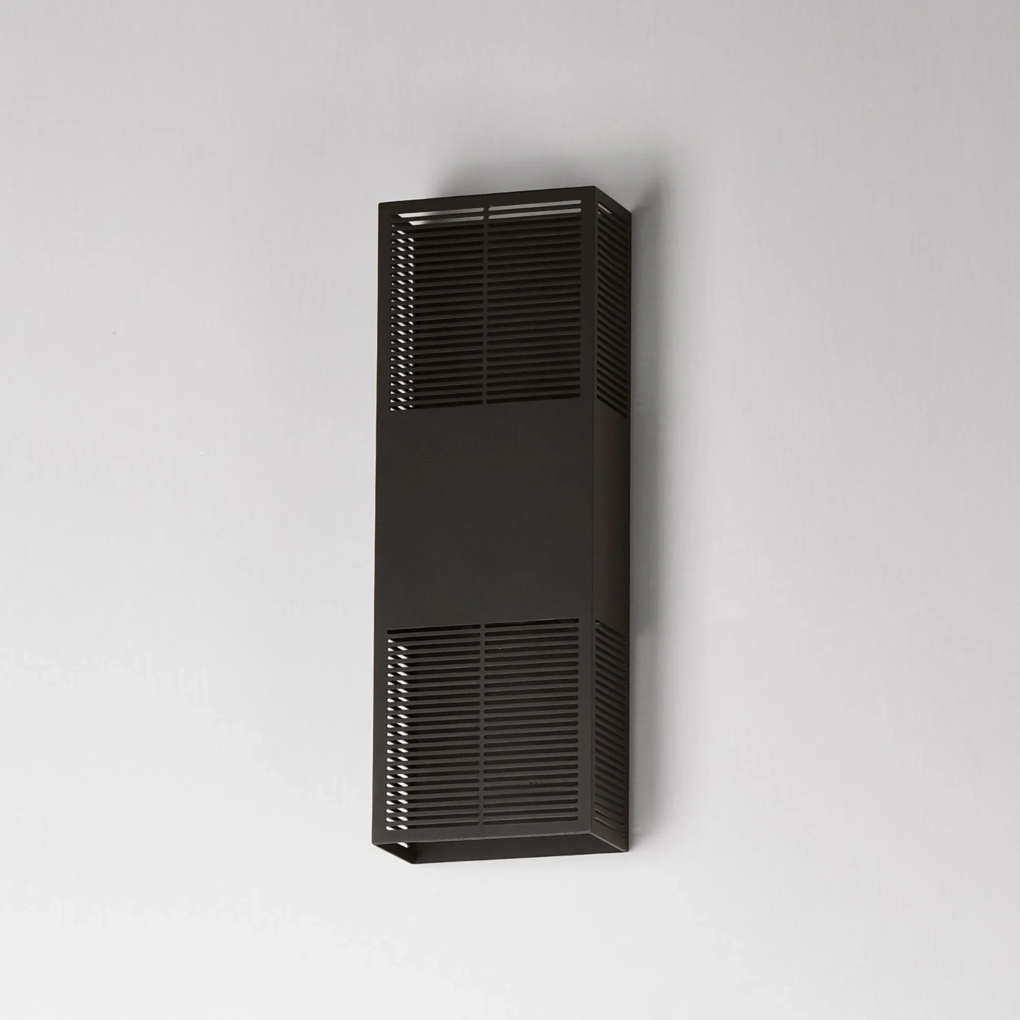 ET2 Lighting - Grate 18" 2-Light LED Outdoor Wall Sconce, Architectural Bronze Finish | Bees Lighting