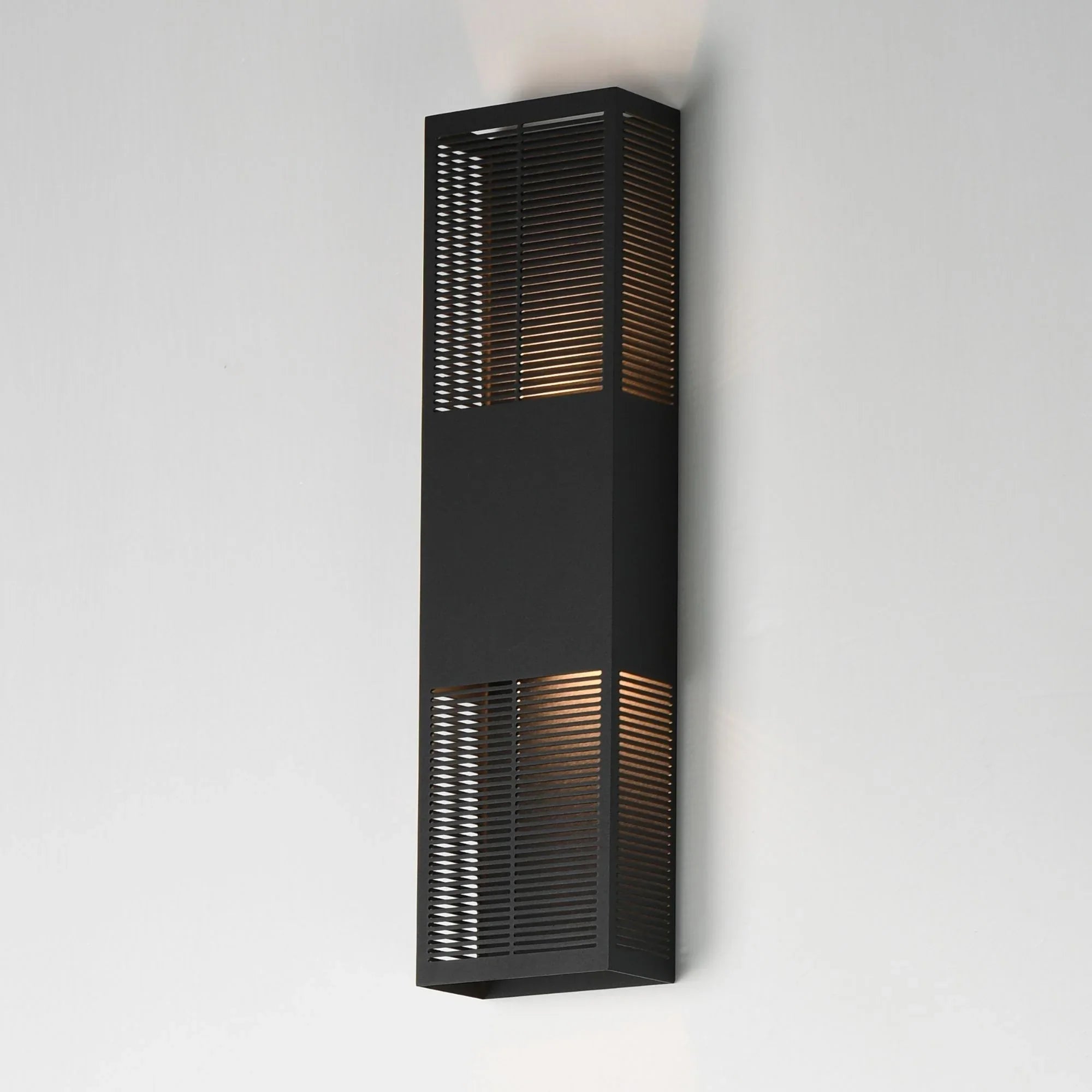 ET2 Lighting - Grate 24" 2-Light LED Outdoor Wall Sconce, Black Finish | Bees Lighting