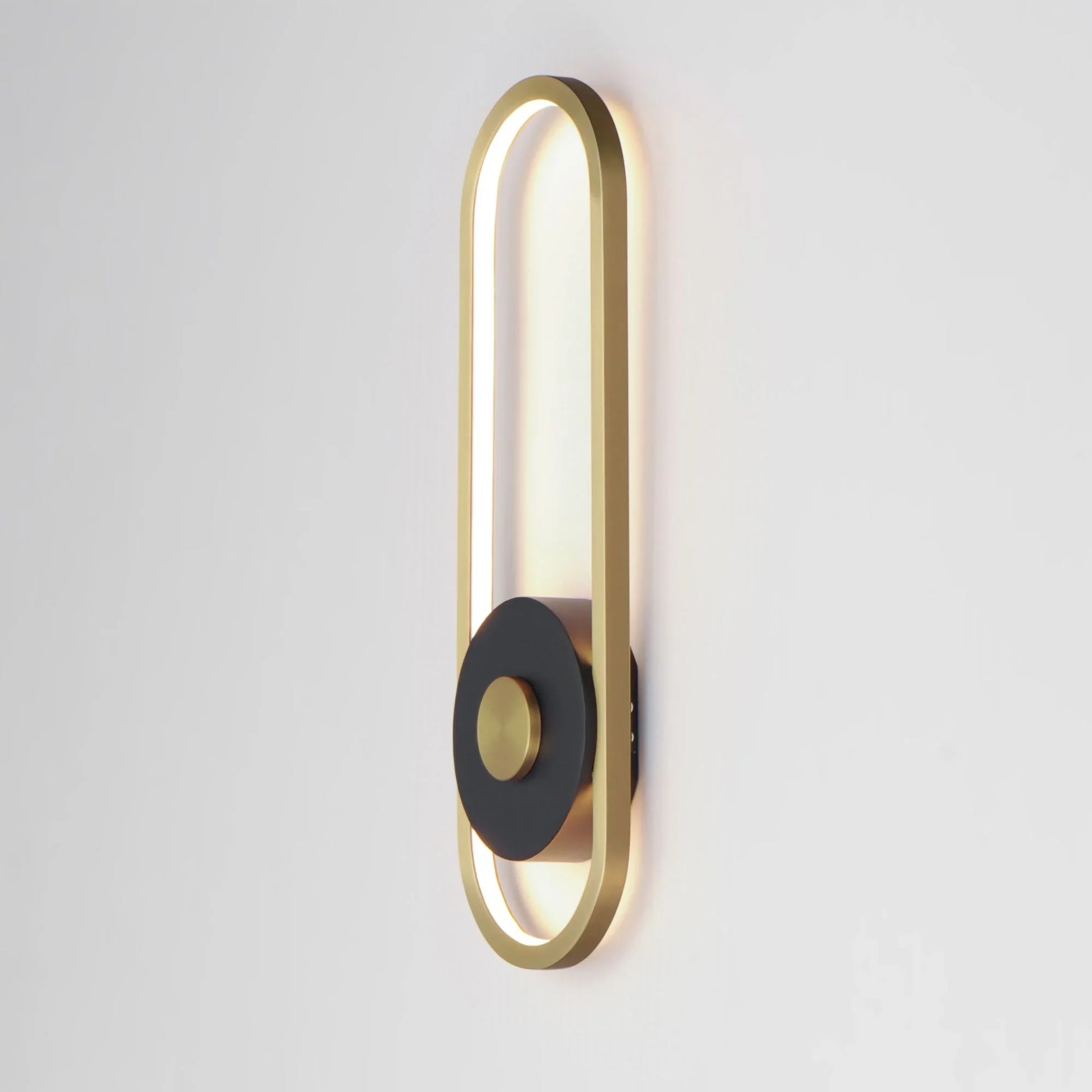 ET2 Lighting - Gravity 16" Medium LED Outdoor Wall Sconce, Black & Gold Finish | Bees Lighting