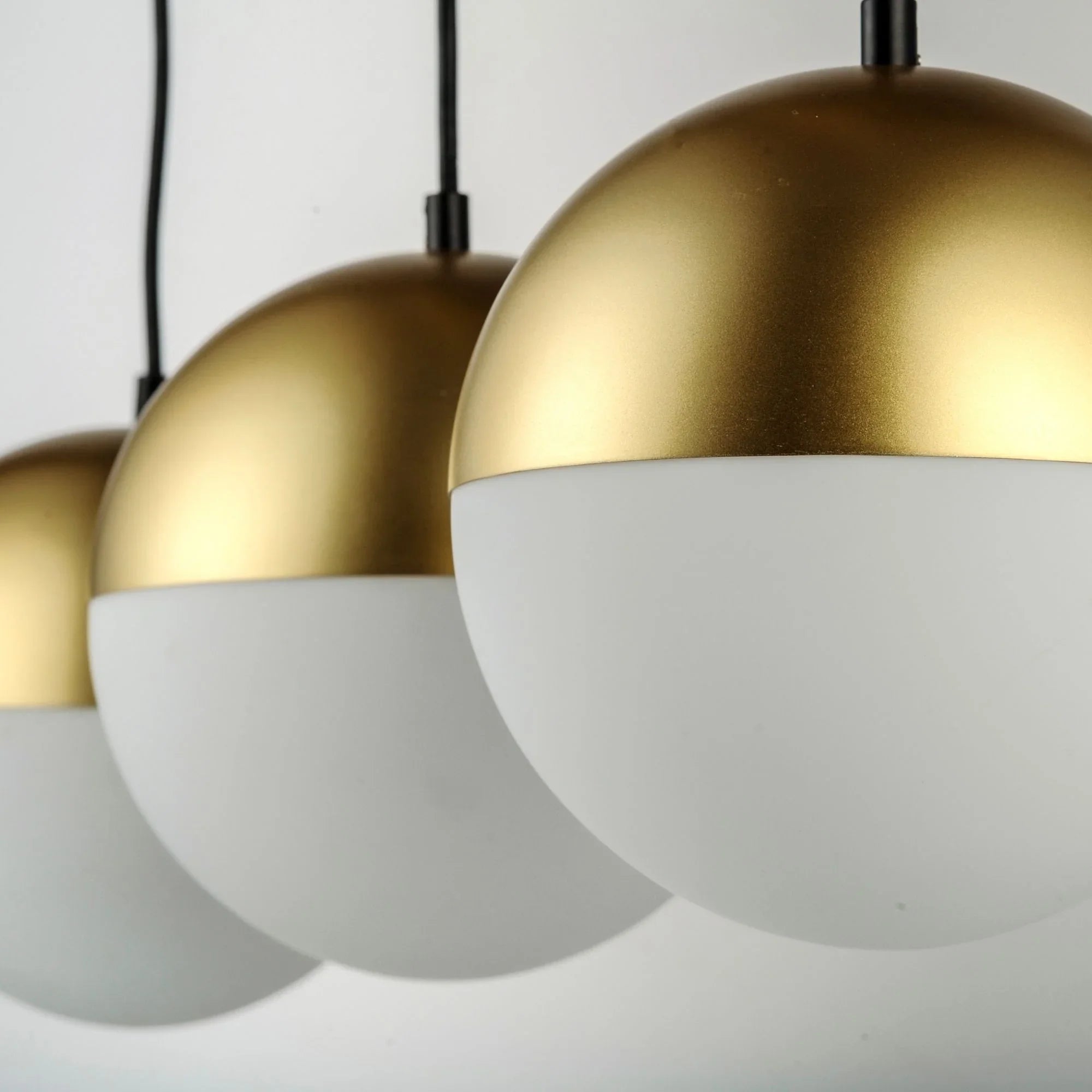 ET2 Lighting - Half Moon 30" 3-Light LED Linear Pendant, Metallic Gold Finish | Bees Lighting
