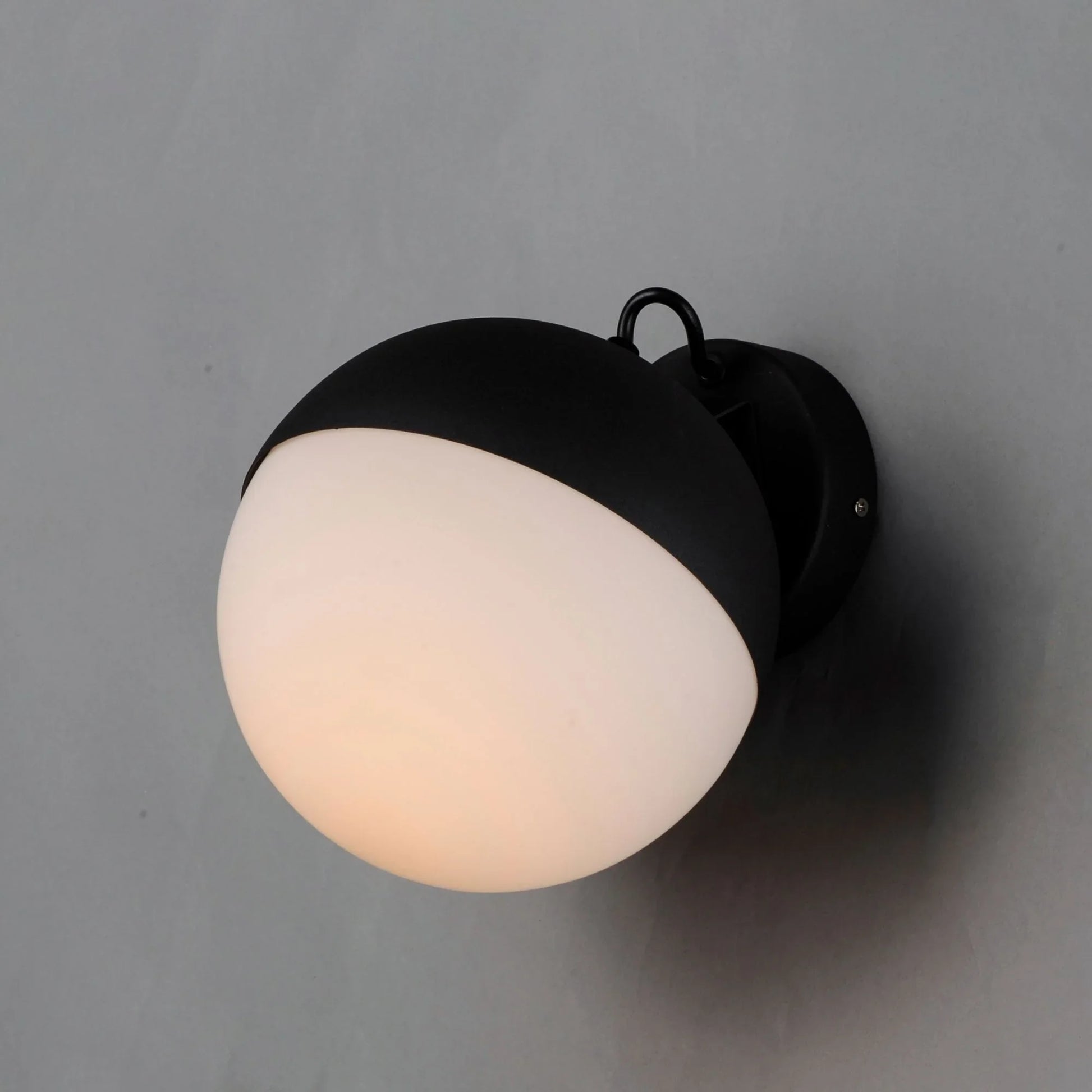 ET2 Lighting - Half Moon 8" LED Wall Sconce, Black Finish | Bees Lighting