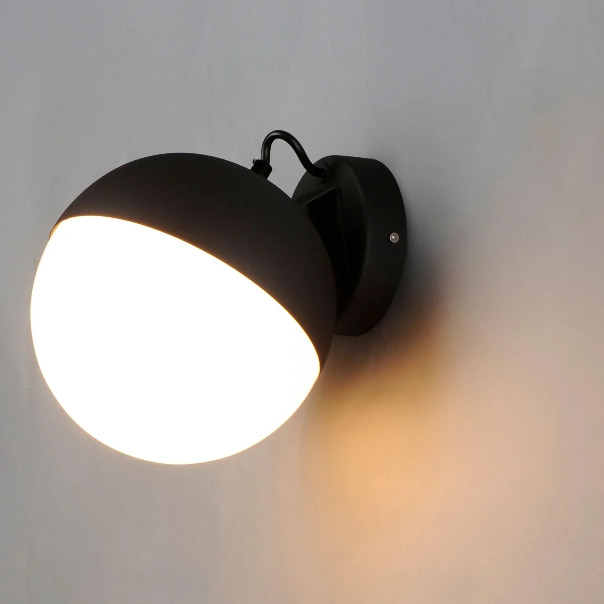 ET2 Lighting - Half Moon 8" LED Wall Sconce, Black Finish | Bees Lighting