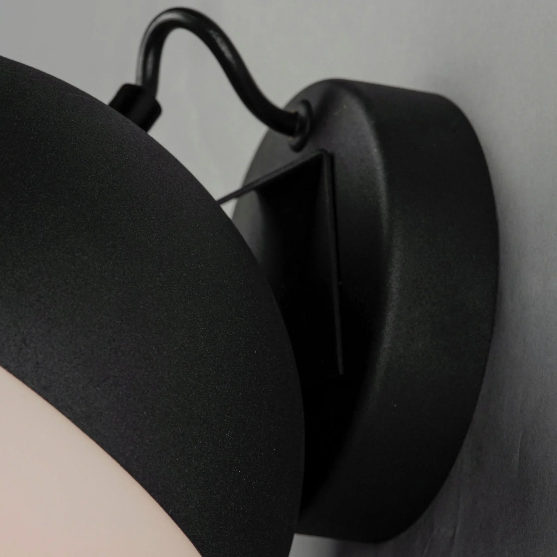 ET2 Lighting - Half Moon 8" LED Wall Sconce, Black Finish | Bees Lighting