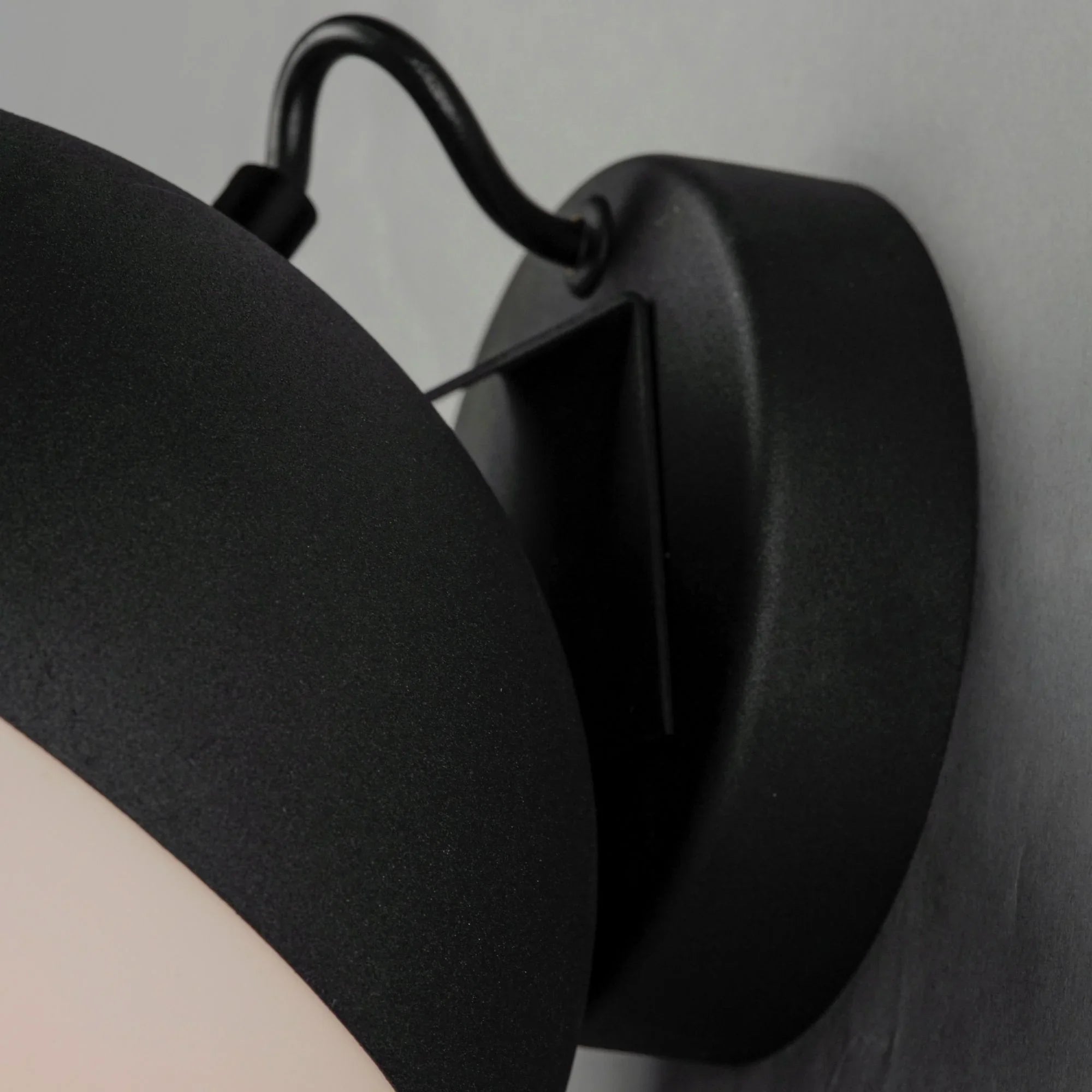 ET2 Lighting - Half Moon 8" LED Wall Sconce, Black Finish | Bees Lighting