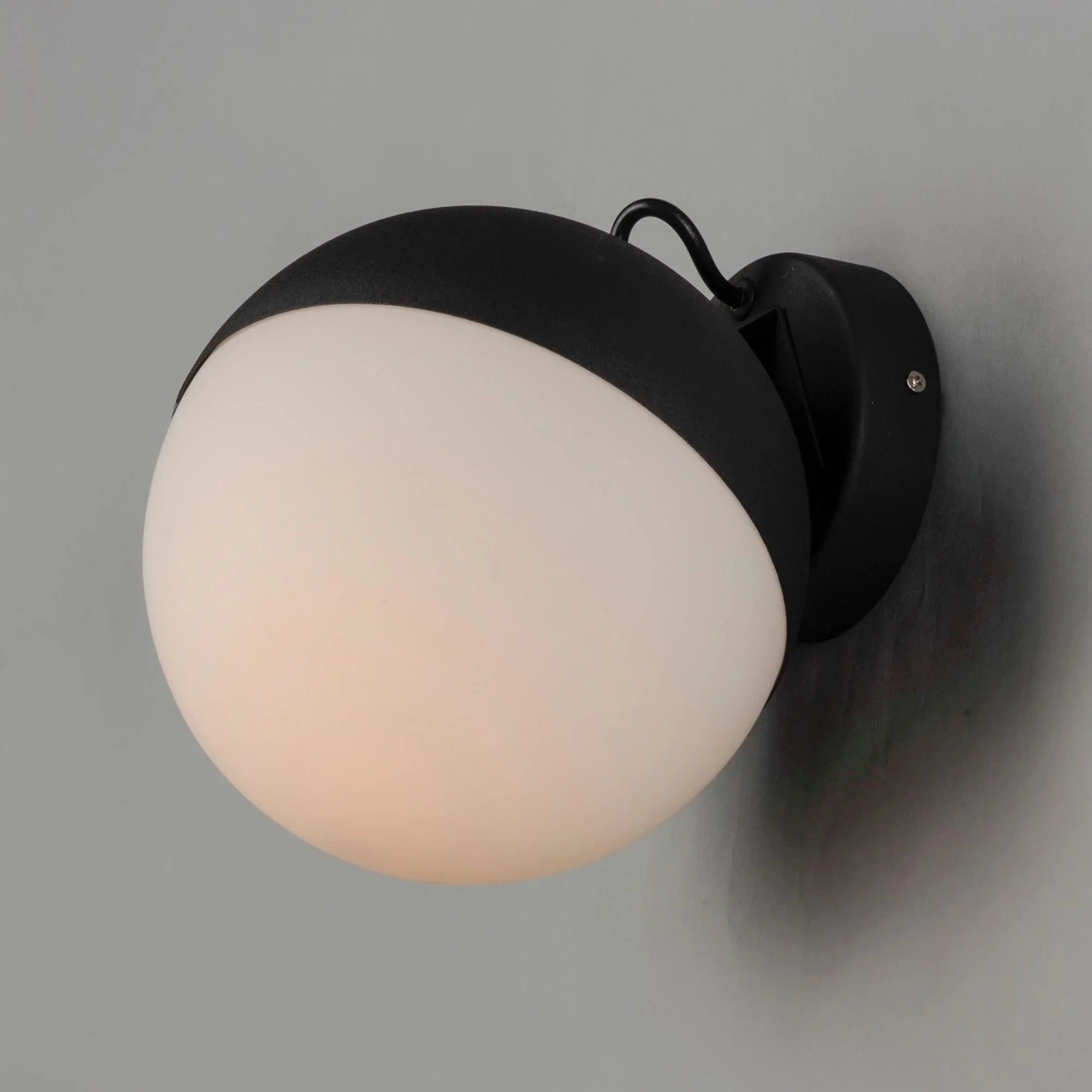 ET2 Lighting - Half Moon 8" LED Wall Sconce, Black Finish | Bees Lighting