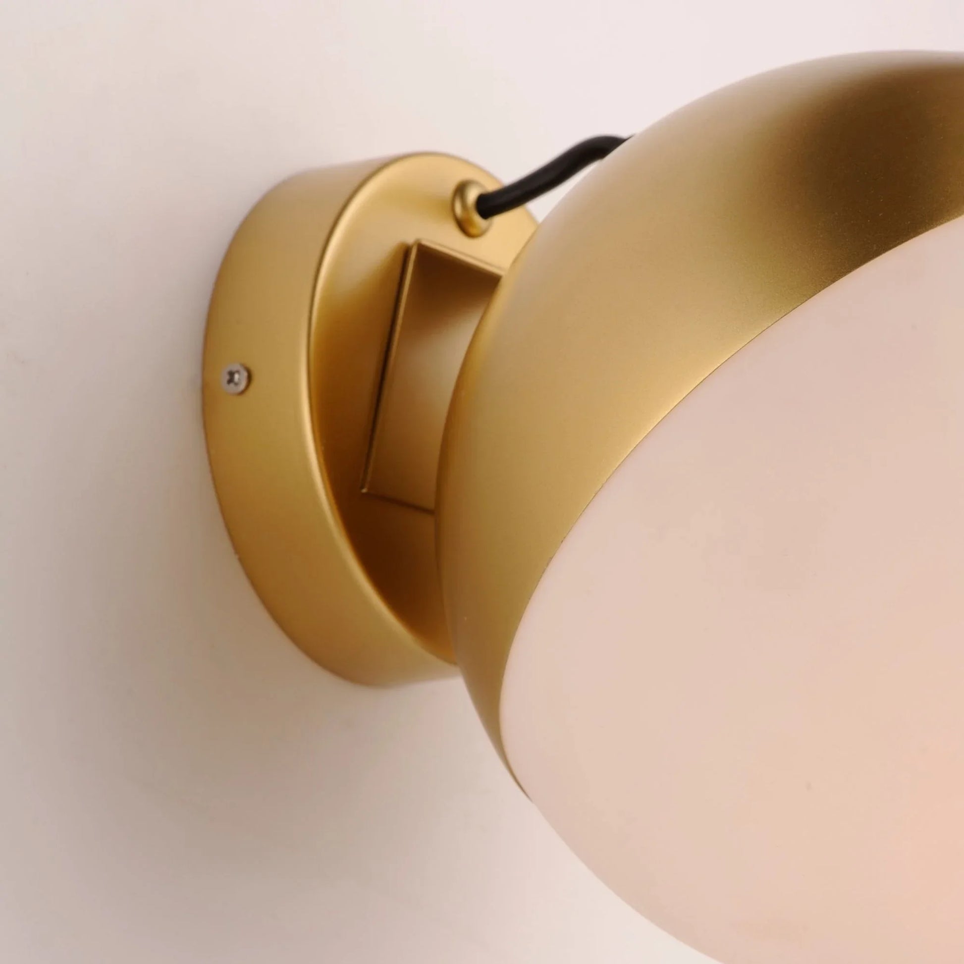 ET2 Lighting - Half Moon 8" LED Wall Sconce, Metallic Gold Finish | Bees Lighting