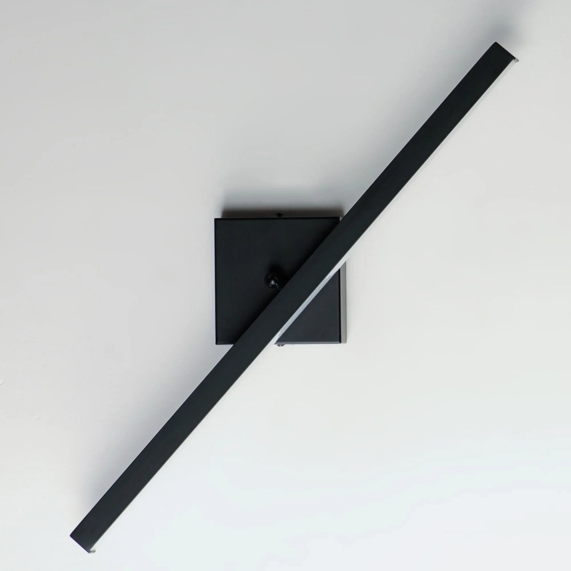 ET2 Lighting - Hover 24" LED Picture Light, Black Finish | Bees Lighting