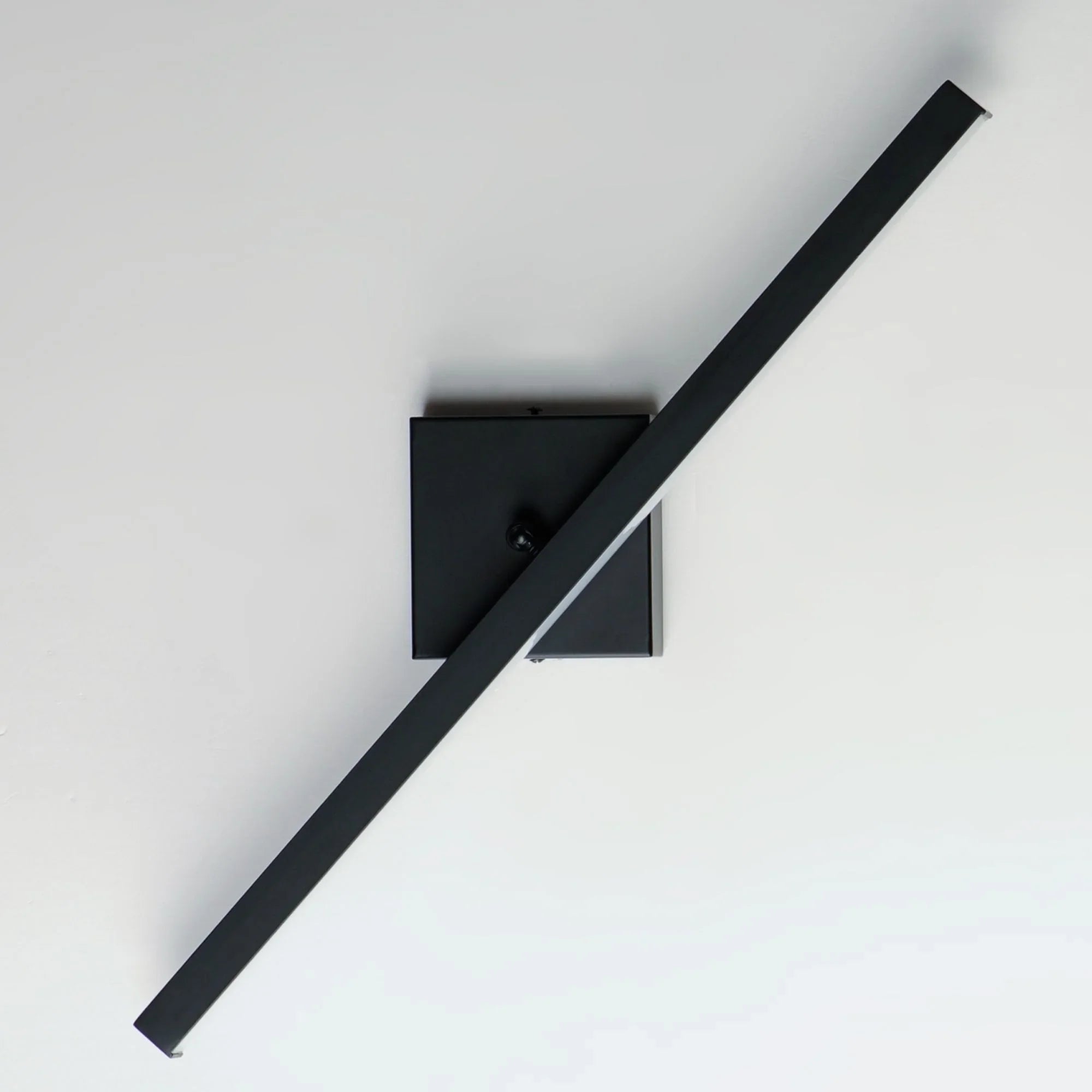 ET2 Lighting - Hover 24" LED Picture Light, Black Finish | Bees Lighting