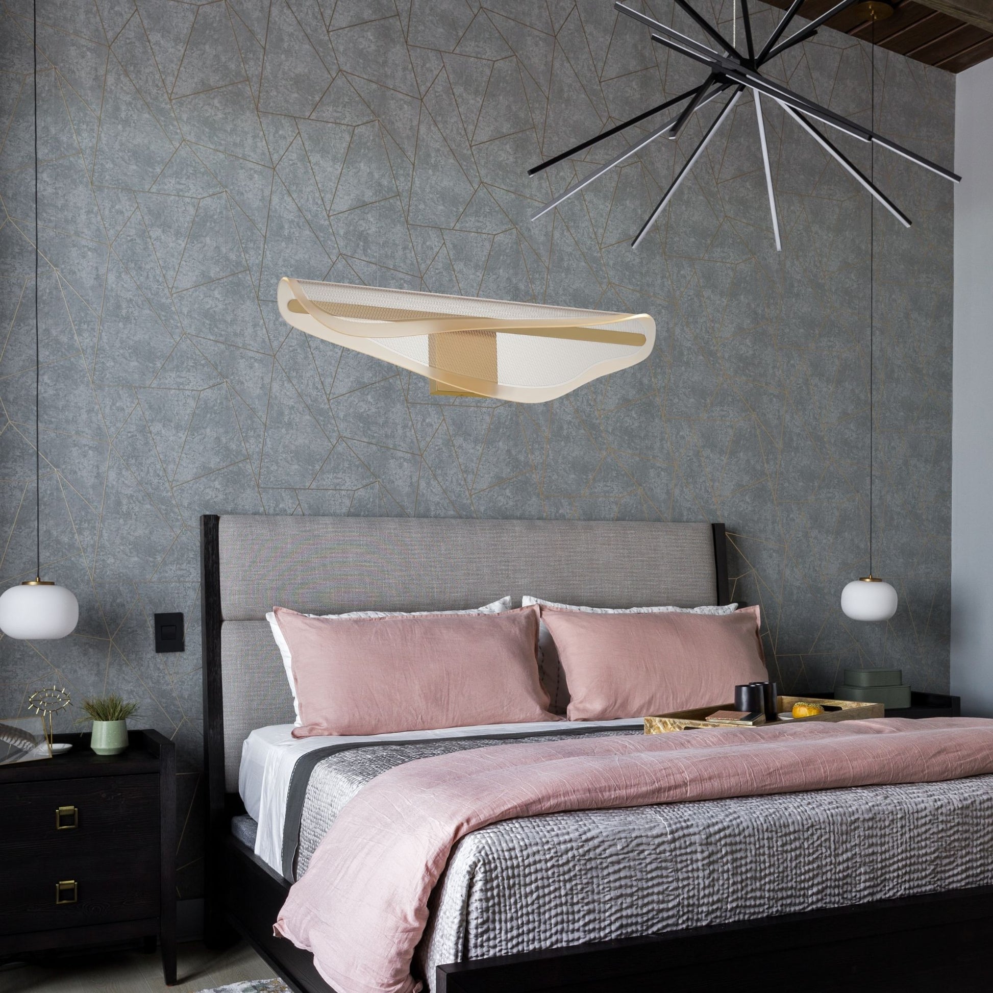 ET2 Lighting - Manta 30" LED Bath Vanity,Gold Finish | Bees Lighting