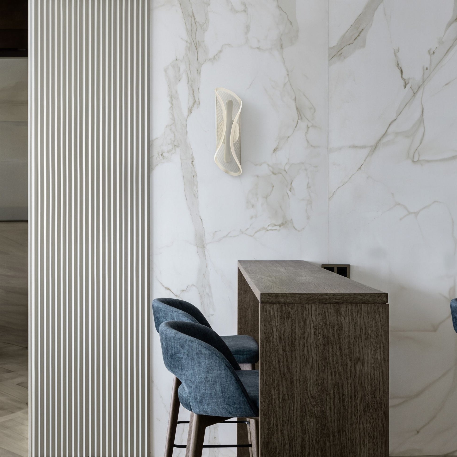 ET2 Lighting - Manta 17" LED Bath Vanity,Polished Chrome Finish | Bees Lighting