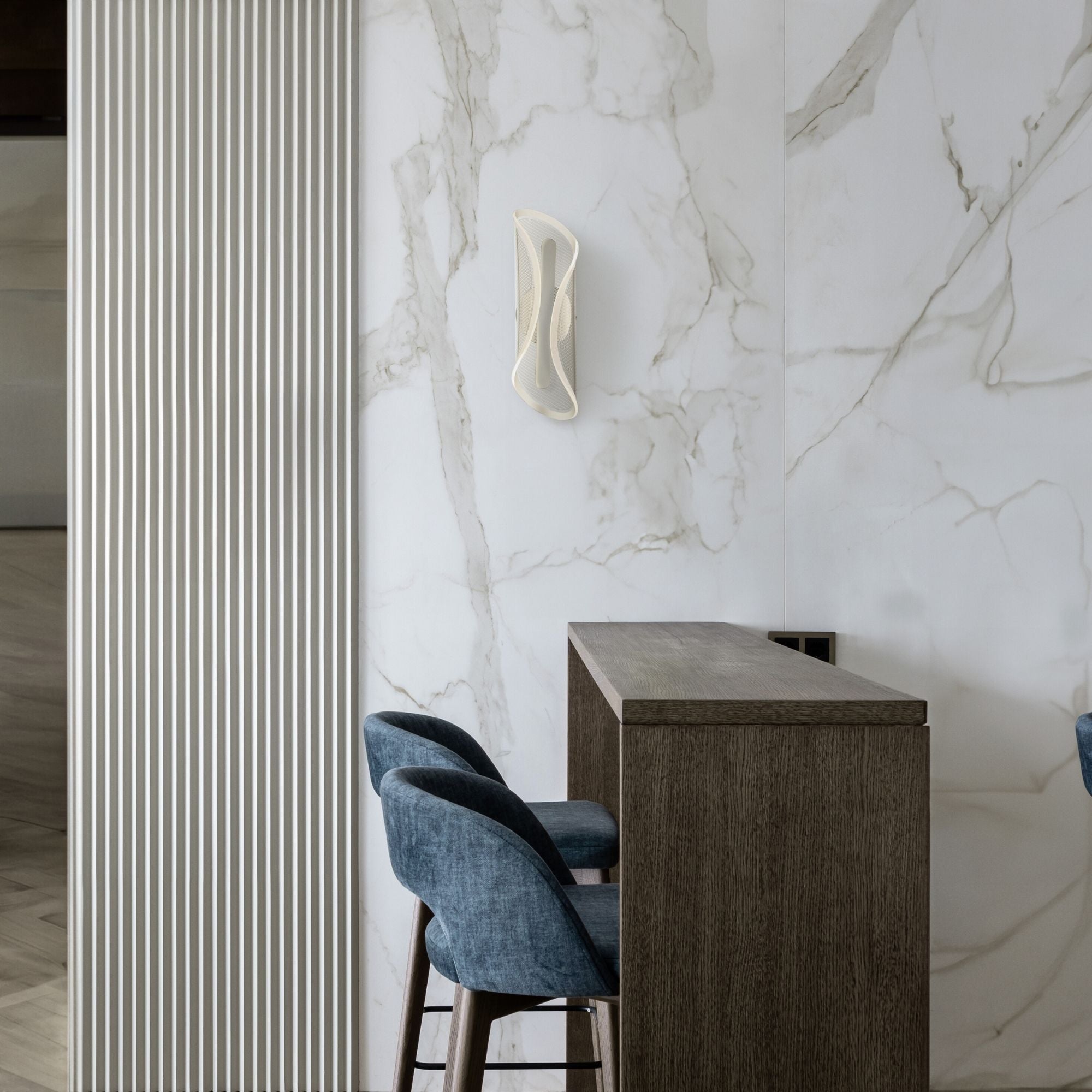 ET2 Lighting - Manta 17" LED Bath Vanity,Polished Chrome Finish | Bees Lighting